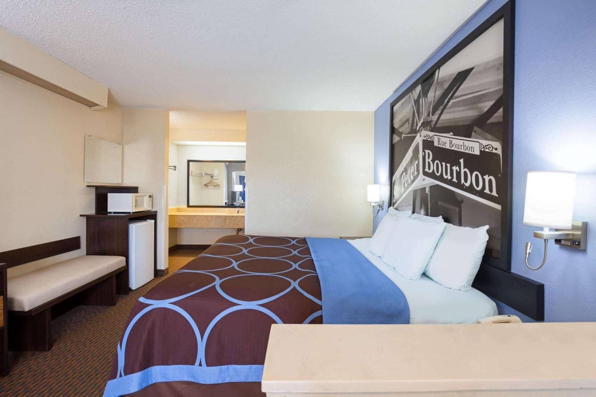 Super 8 by Wyndham Hammond photo 11
