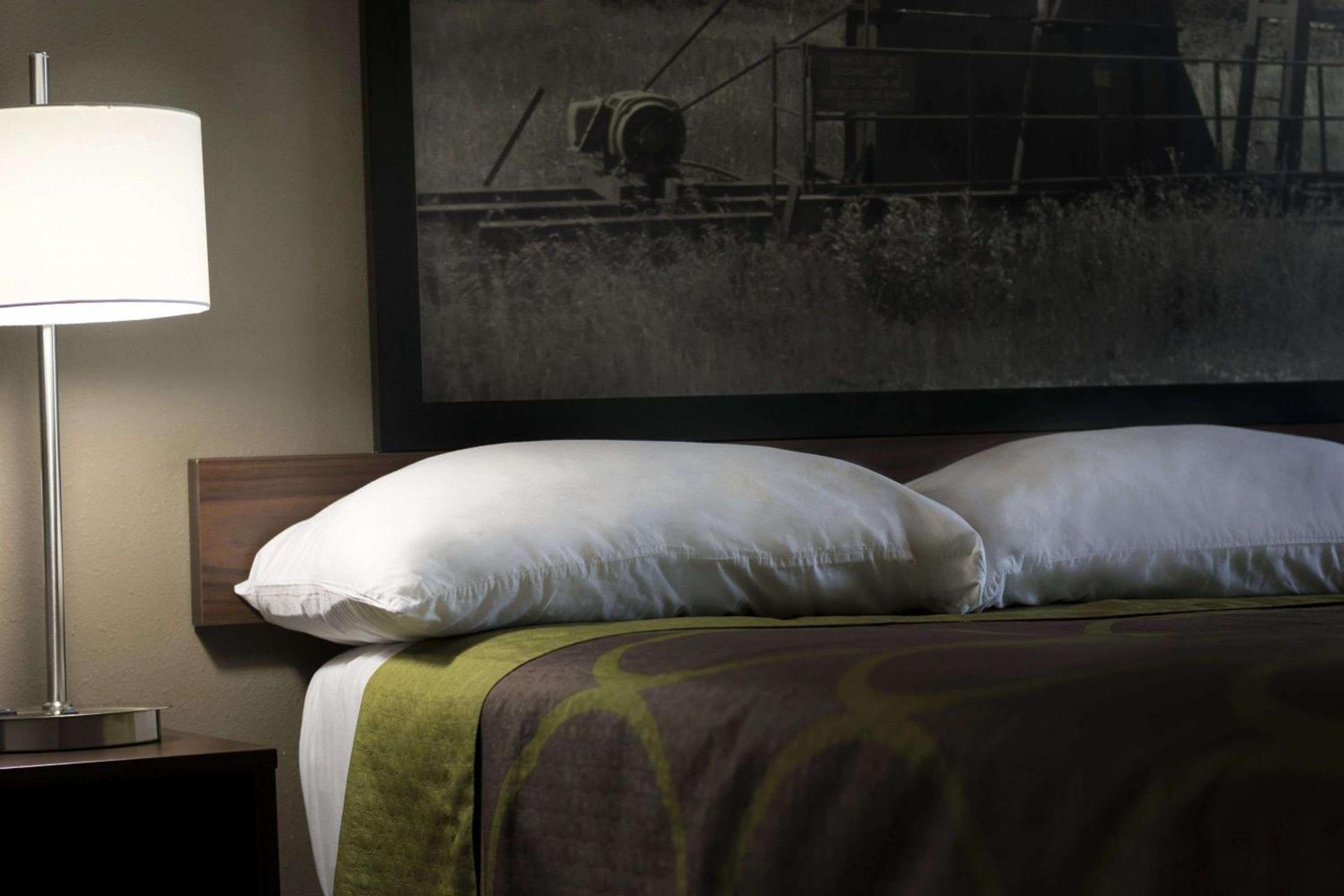 Super 8 by Wyndham Ardmore photo 34