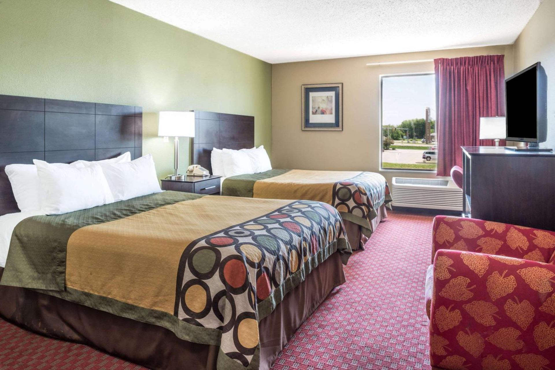 Super 8 by Wyndham Troy IL/St. Louis Area photo 8