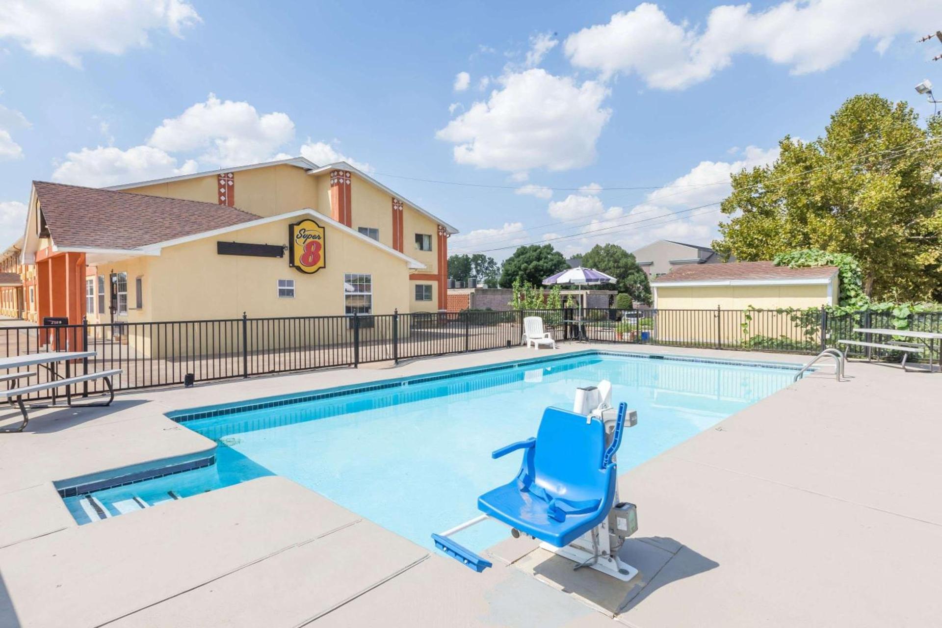 Super 8 by Wyndham Chickasha photo 5