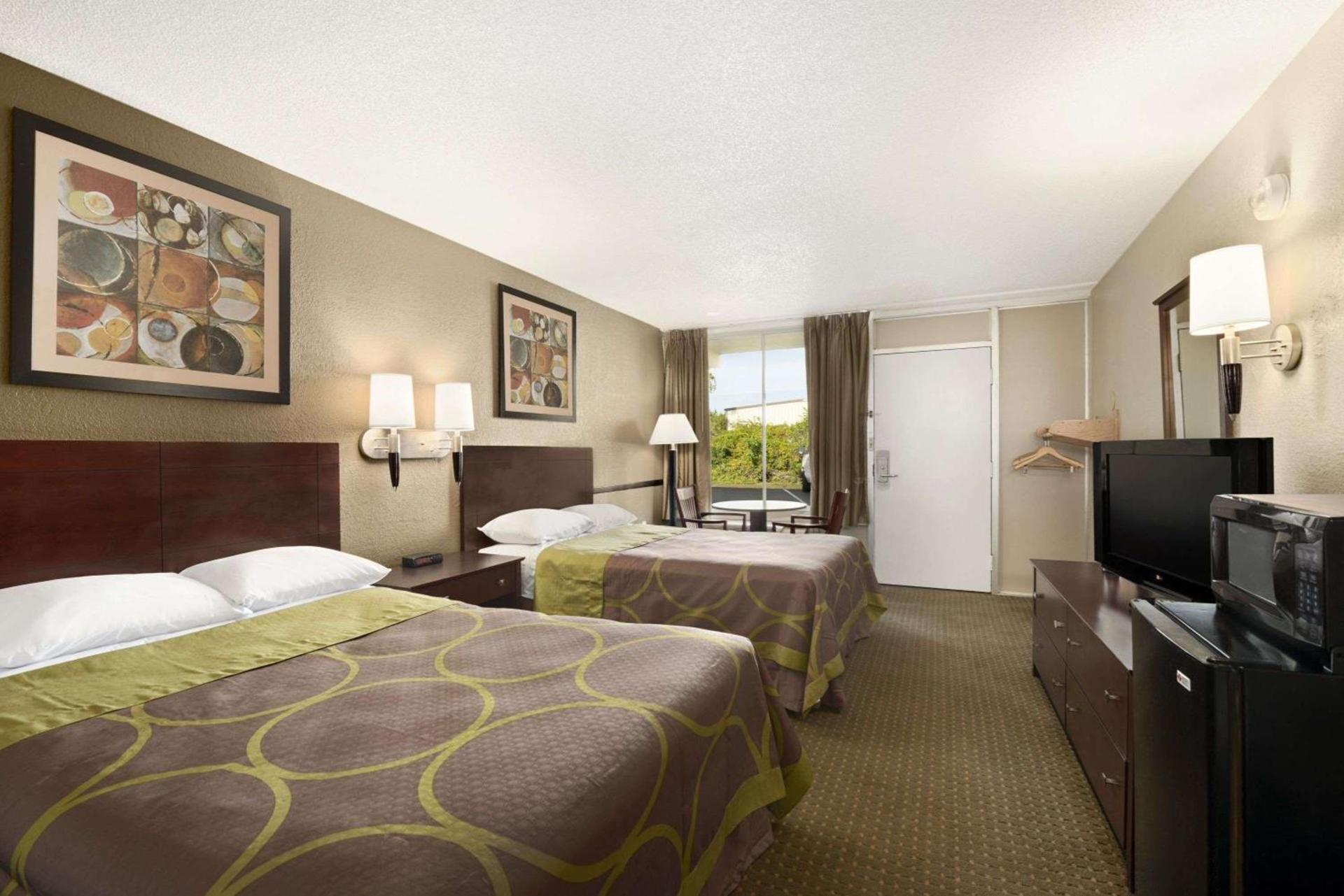 Super 8 by Wyndham Ormond Beach photo 9