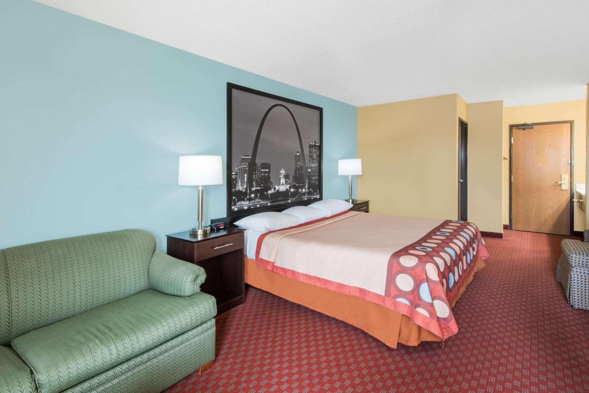 Super 8 by Wyndham Troy IL/St. Louis Area photo 3