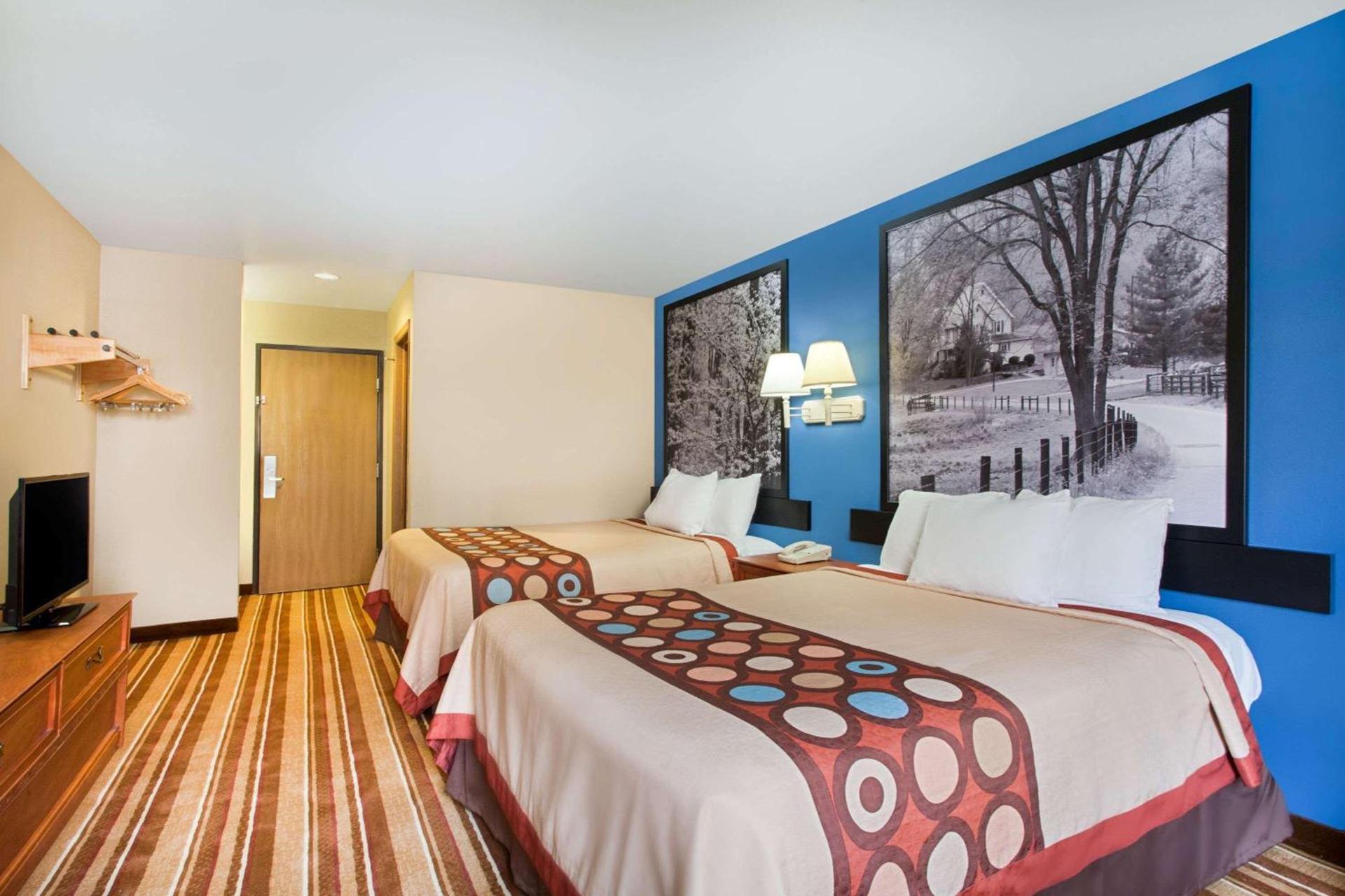 Super 8 by Wyndham Defiance photo 10