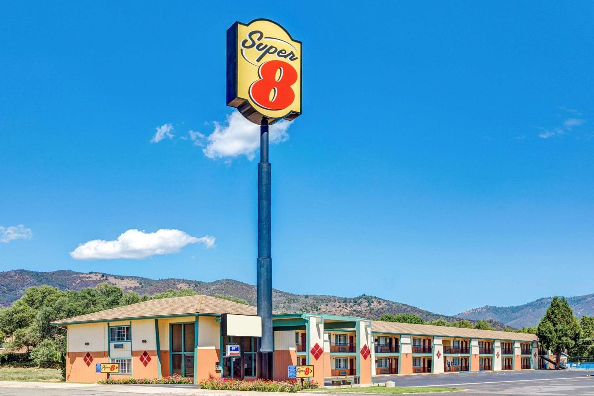 Super 8 by Wyndham Yreka — hotel in Yreka