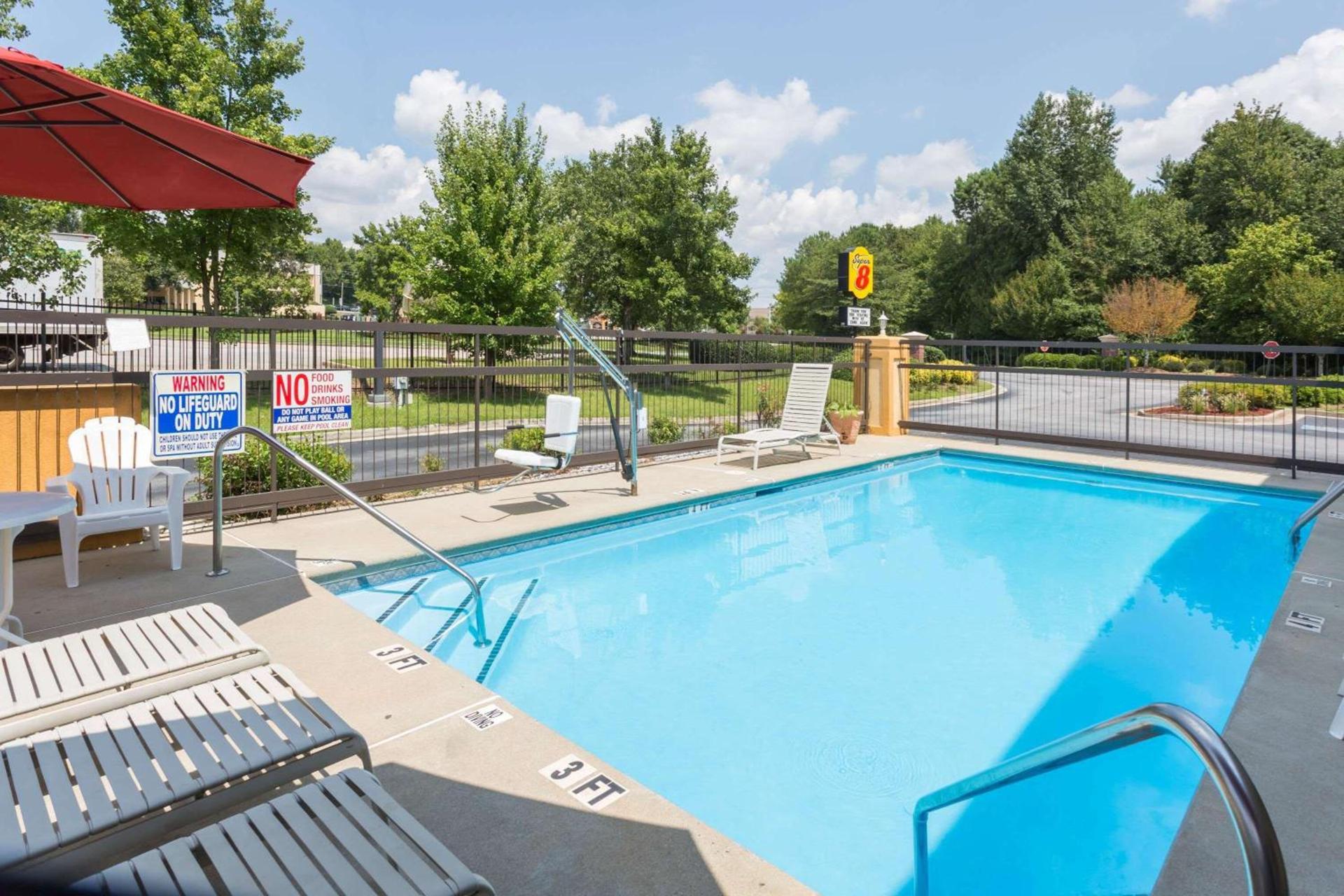 Super 8 by Wyndham Norcross/I-85 Atlanta photo 5