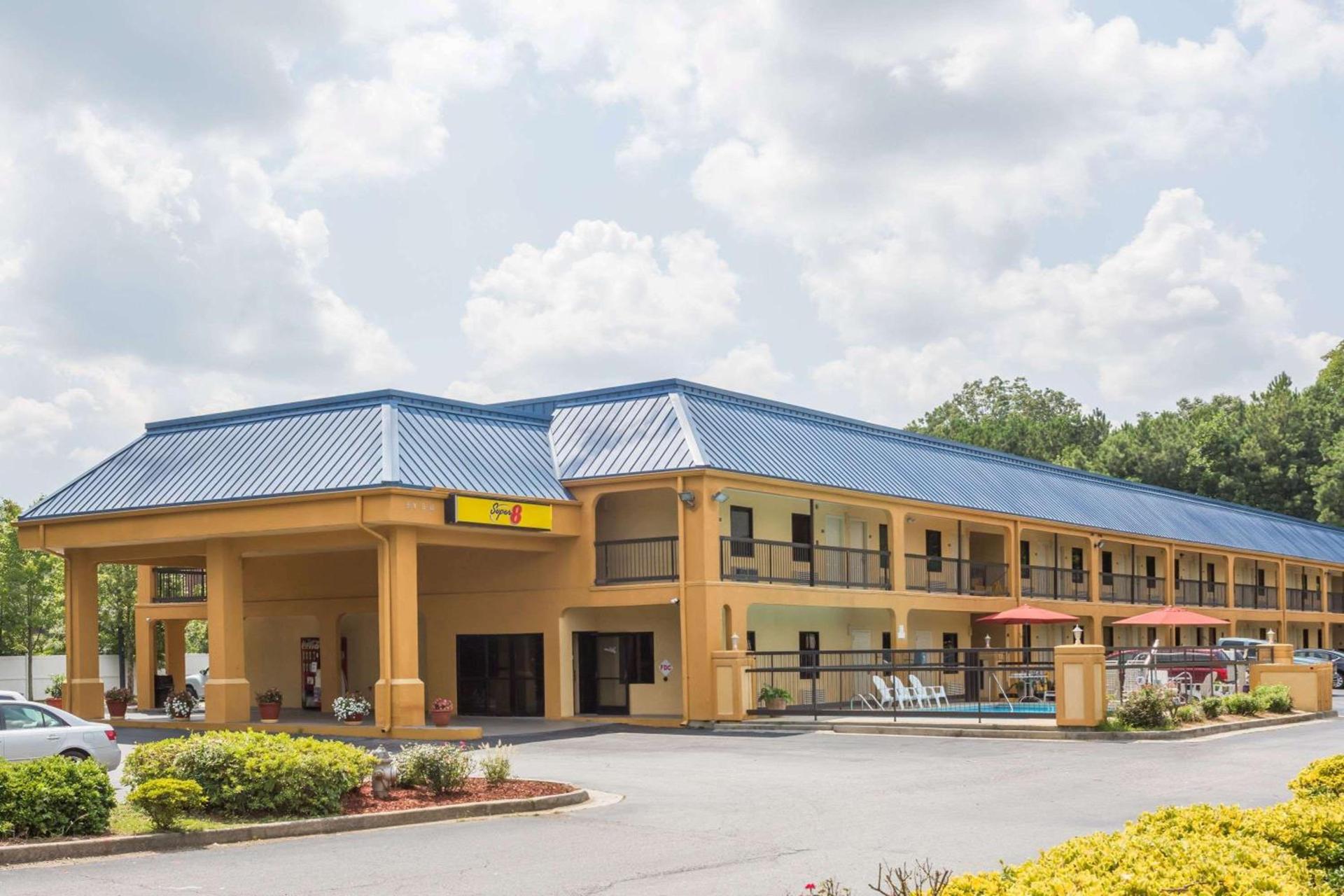 Super 8 by Wyndham Norcross/I-85 Atlanta photo 2