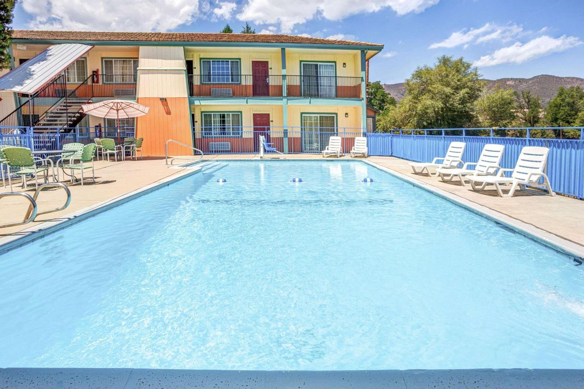 Super 8 by Wyndham Yreka photo 5