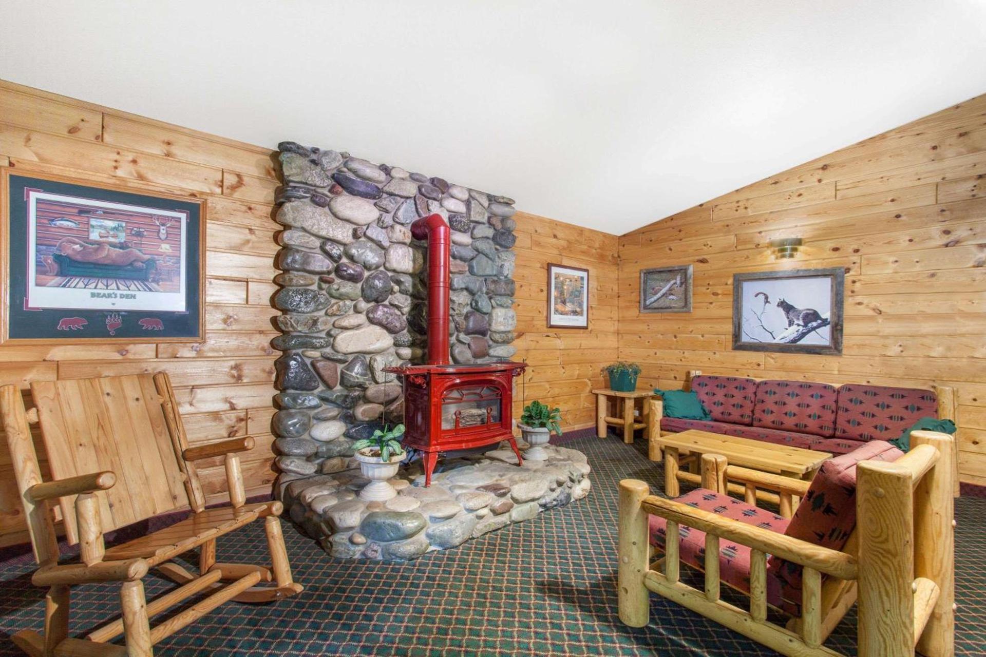 Super 8 by Wyndham McCall photo 3