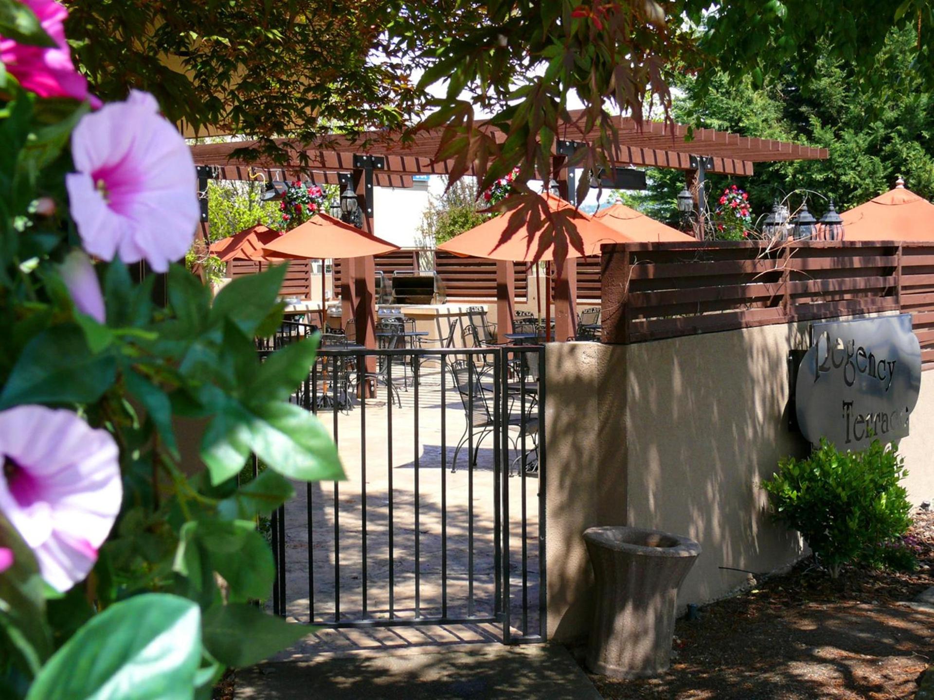 Rogue Regency Inn Medford Airport photo 71
