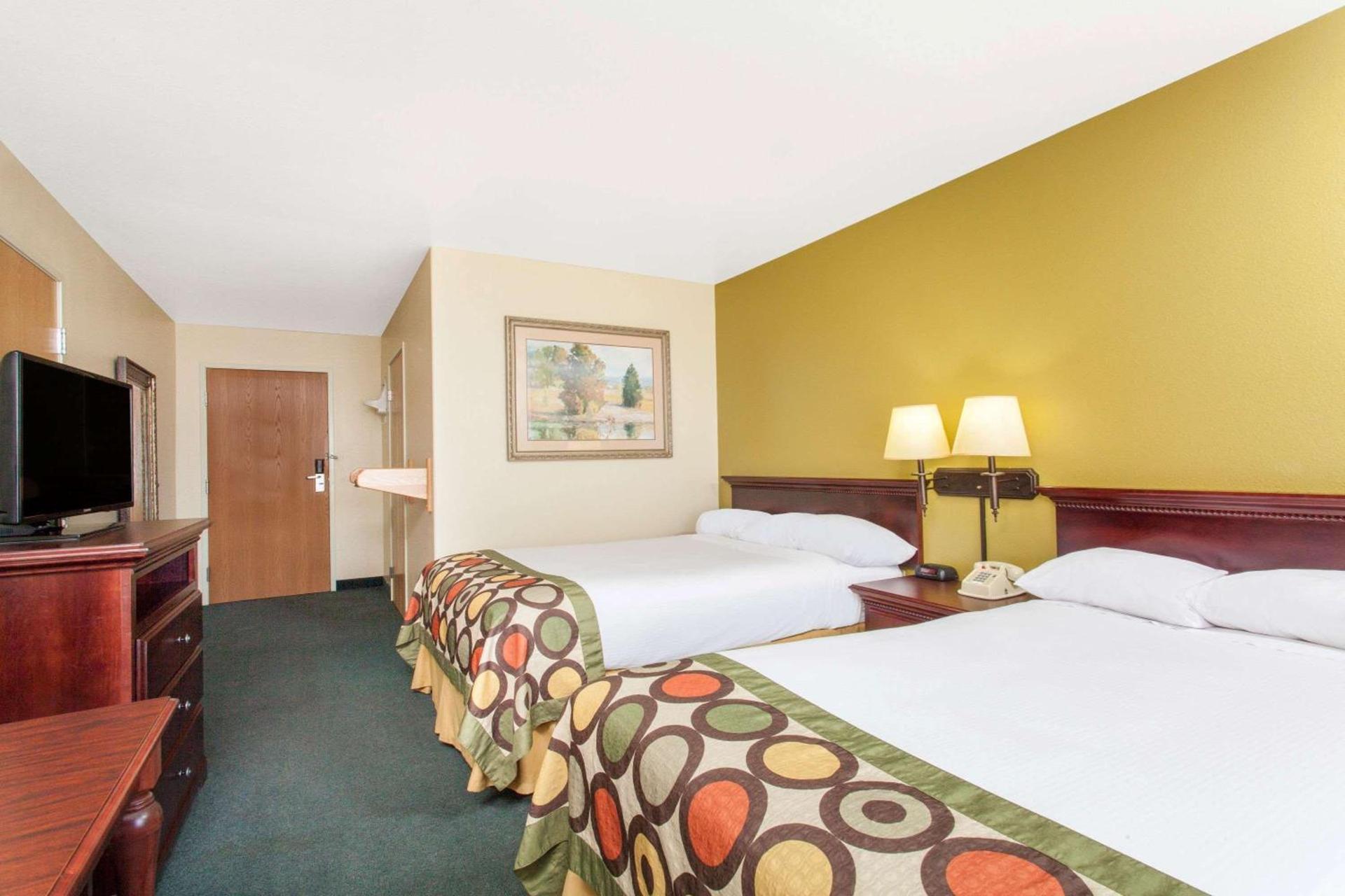 Super 8 by Wyndham McCall photo 11