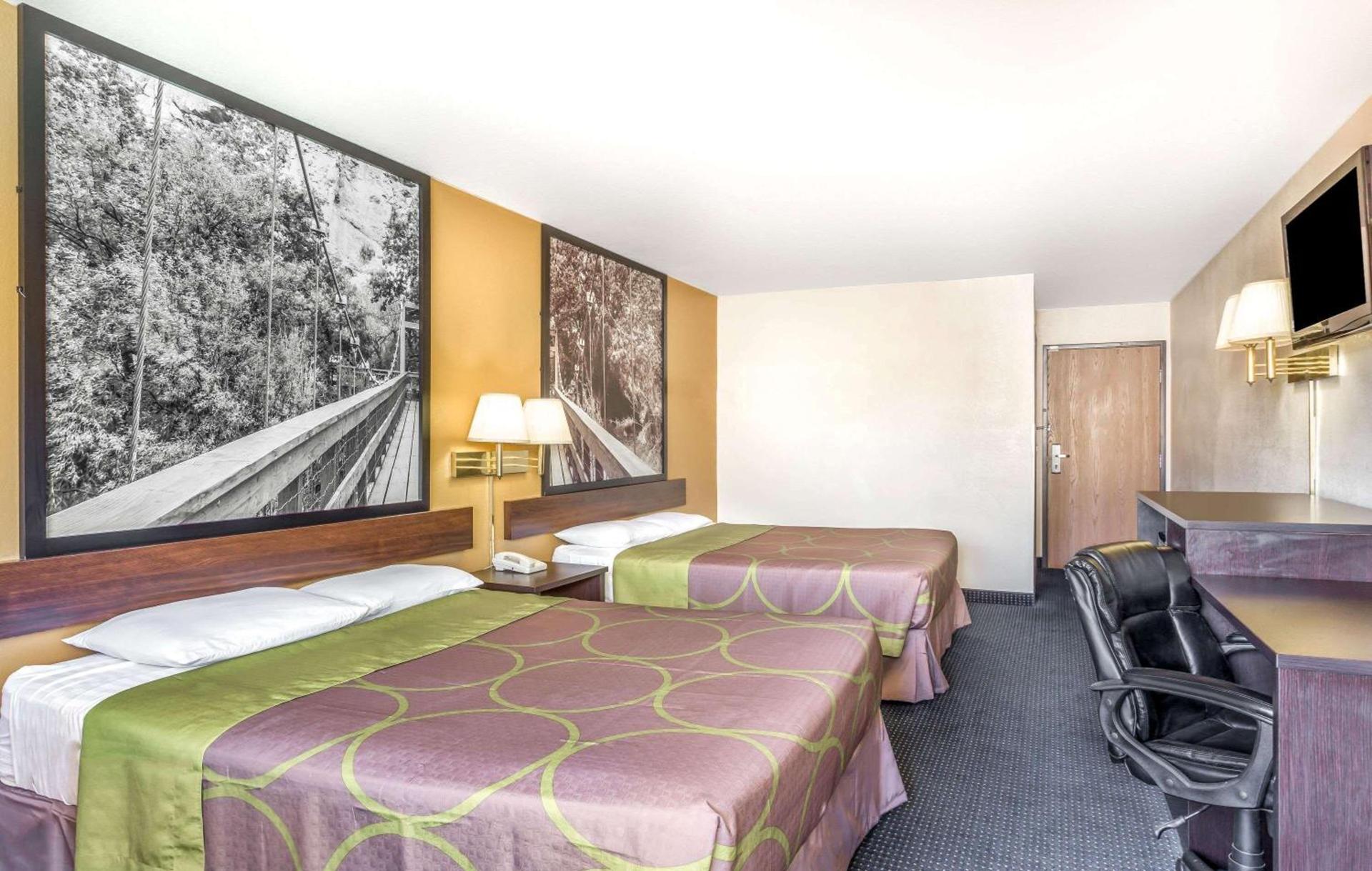 Super 8 by Wyndham Mesa Gilbert photo 10
