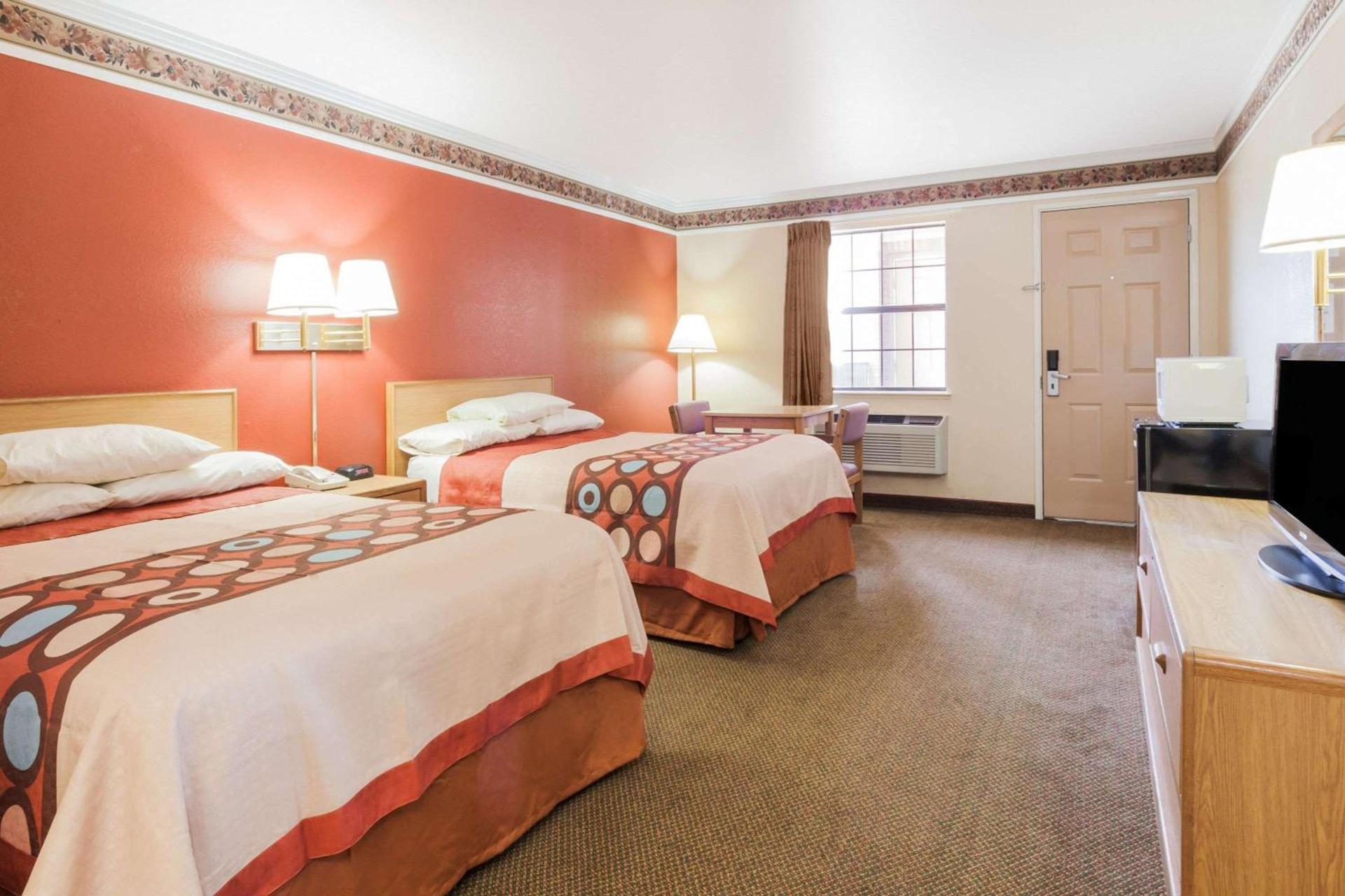 Super 8 by Wyndham Mount Vernon photo 7