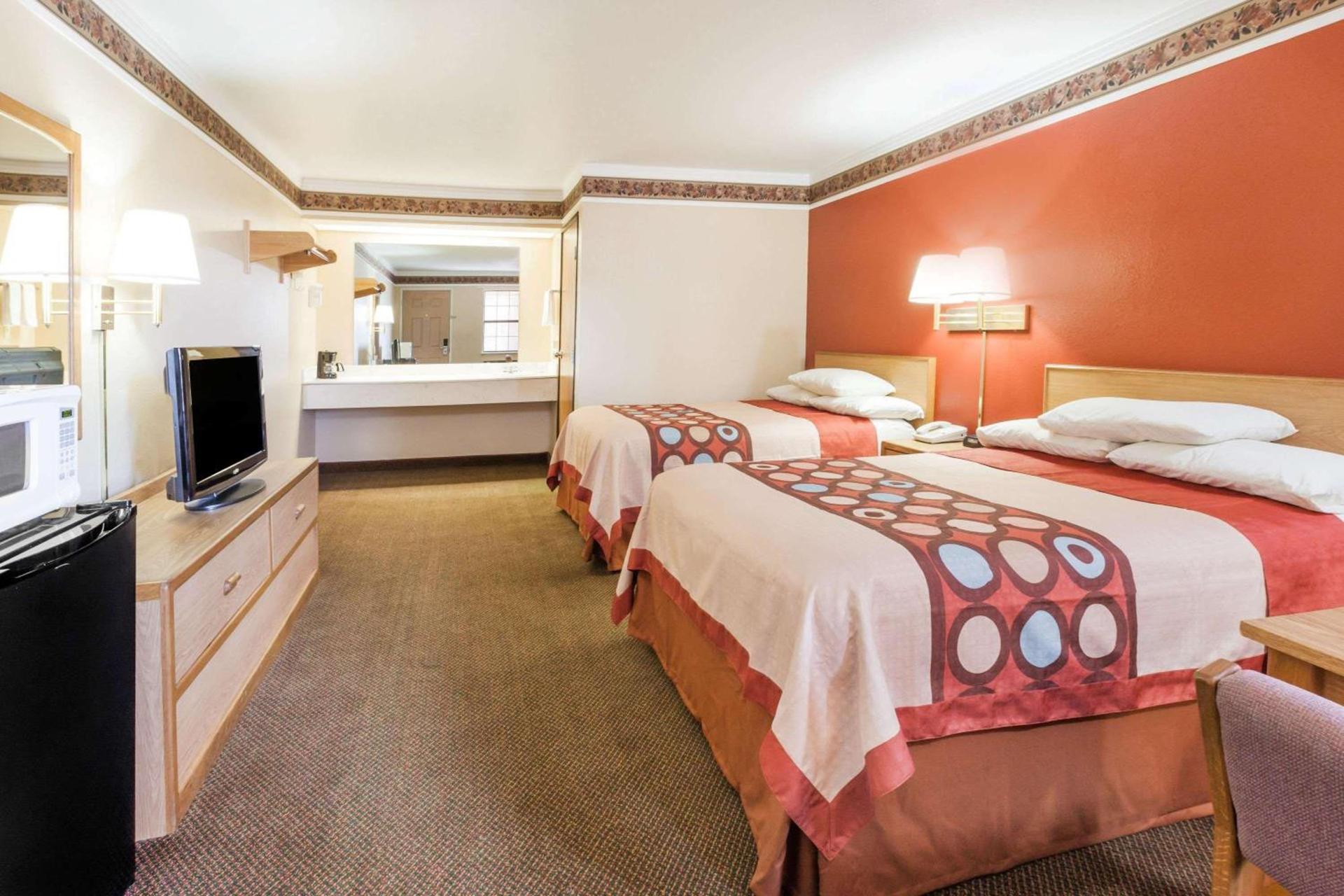 Super 8 by Wyndham Mount Vernon photo 10