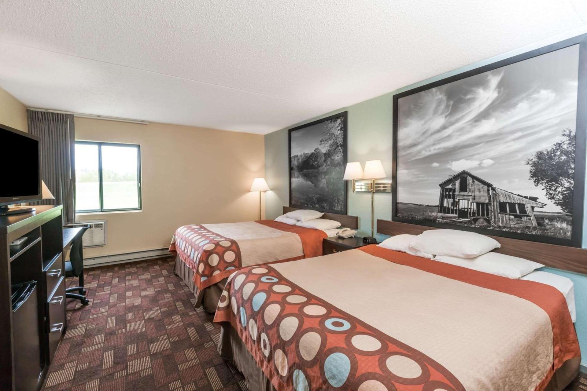 Super 8 by Wyndham Luverne photo 4