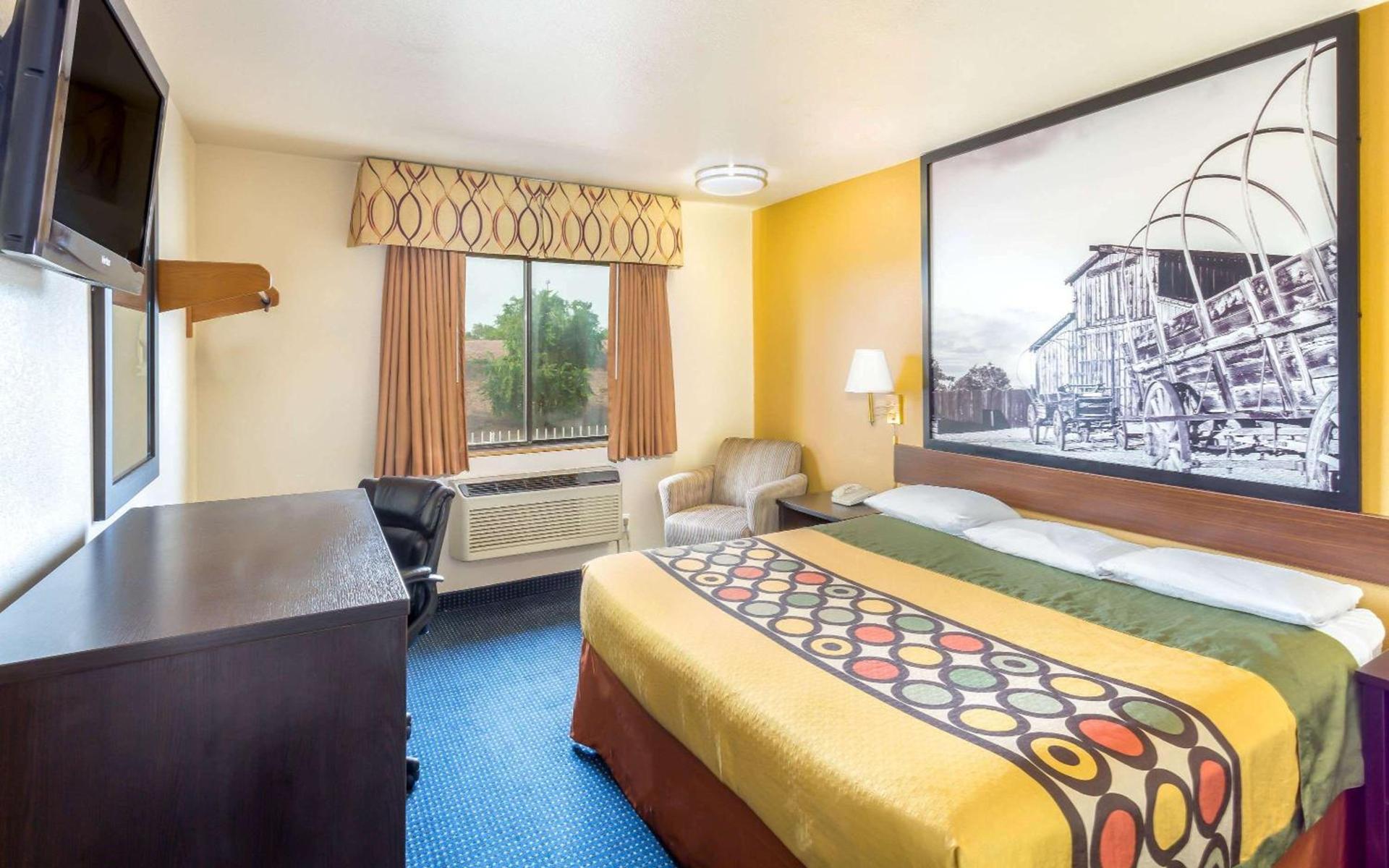 Super 8 by Wyndham Mesa Gilbert photo 5