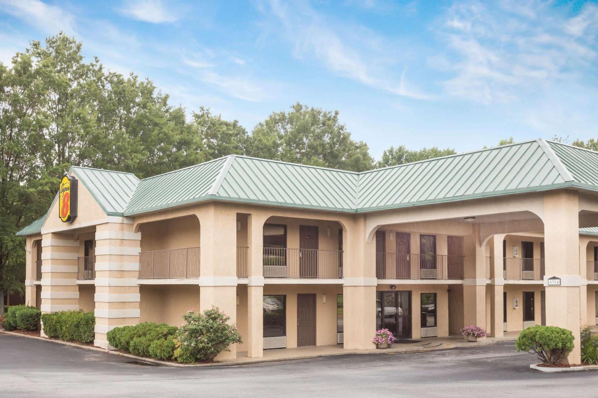 Super 8 by Wyndham Lithonia photo 2
