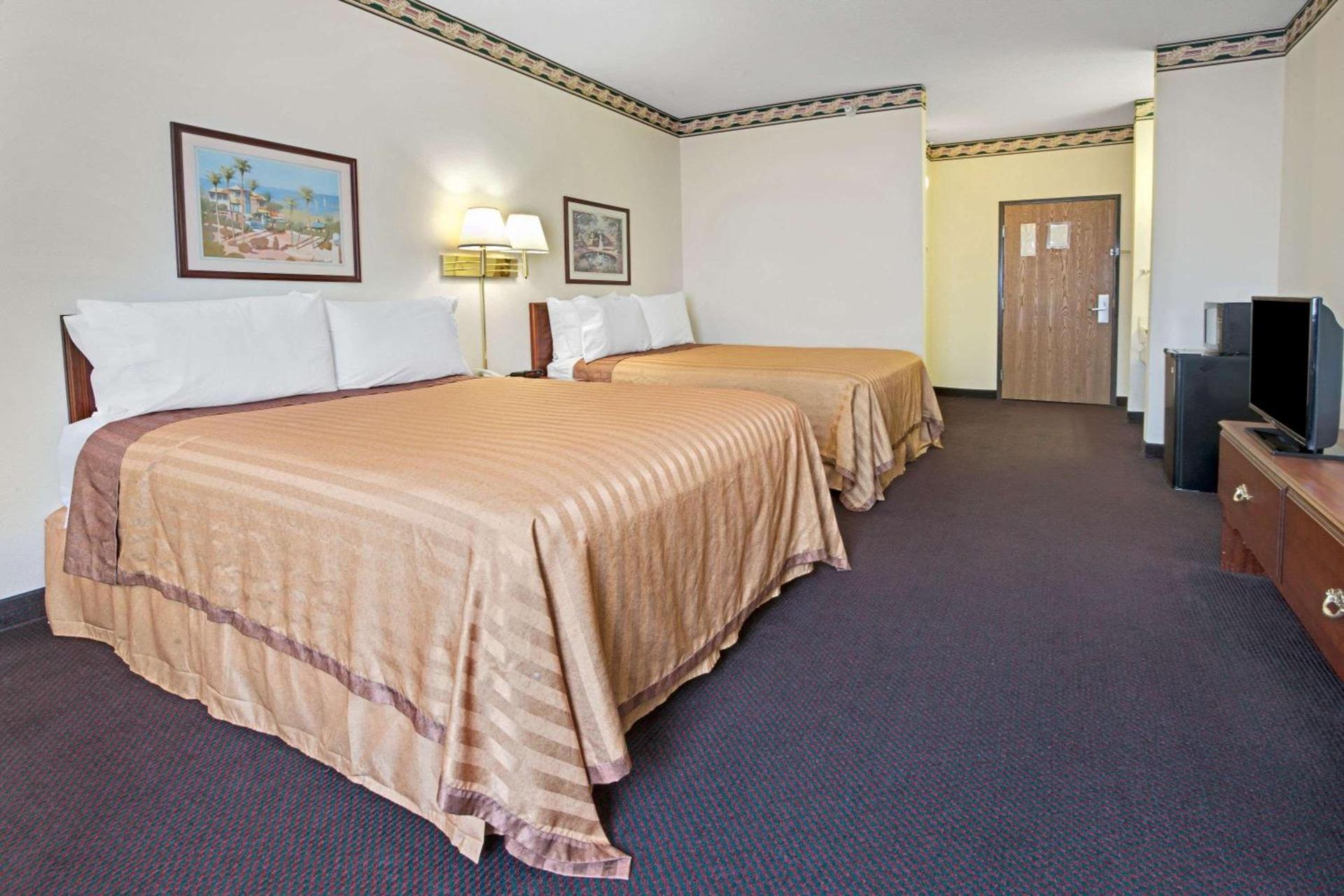 Travelodge by Wyndham St. Louis photo 3