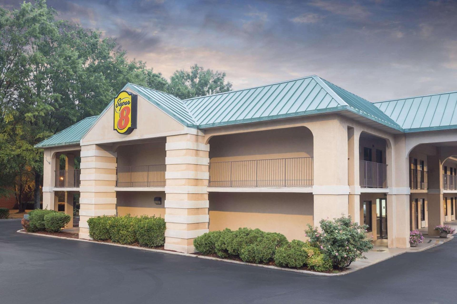 Super 8 by Wyndham Lithonia — hotel in Decatur