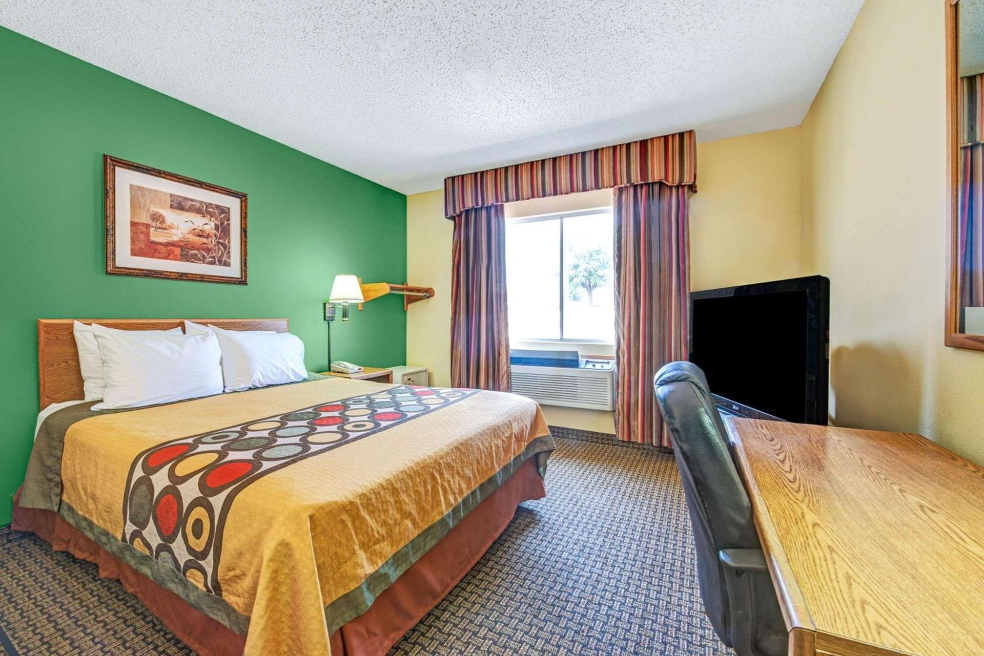 Super 8 by Wyndham McKinney/Plano Area photo 17