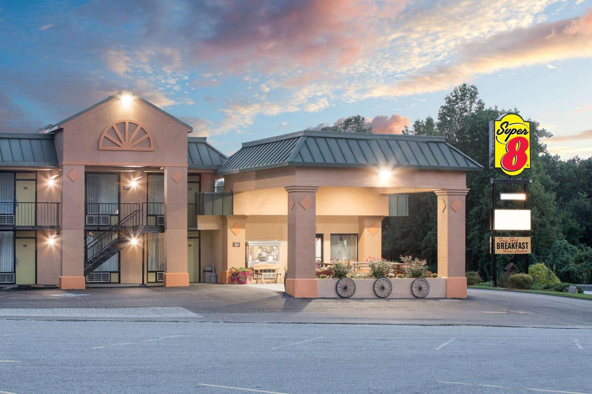 Super 8 by Wyndham Marion NC photo 9