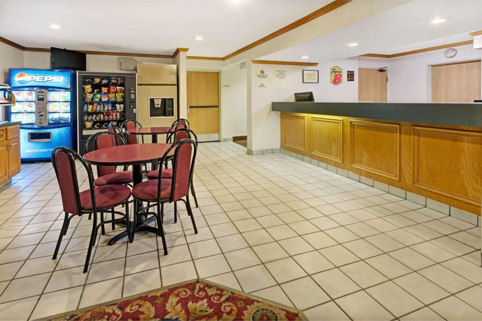 Super 8 by Wyndham Canonsburg/Pittsburgh Area photo 3