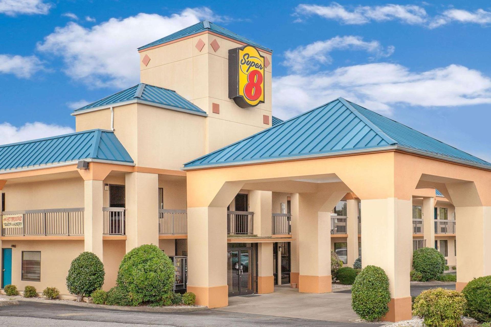 Super 8 by Wyndham Bulls Gap Greeneville Area photo 2
