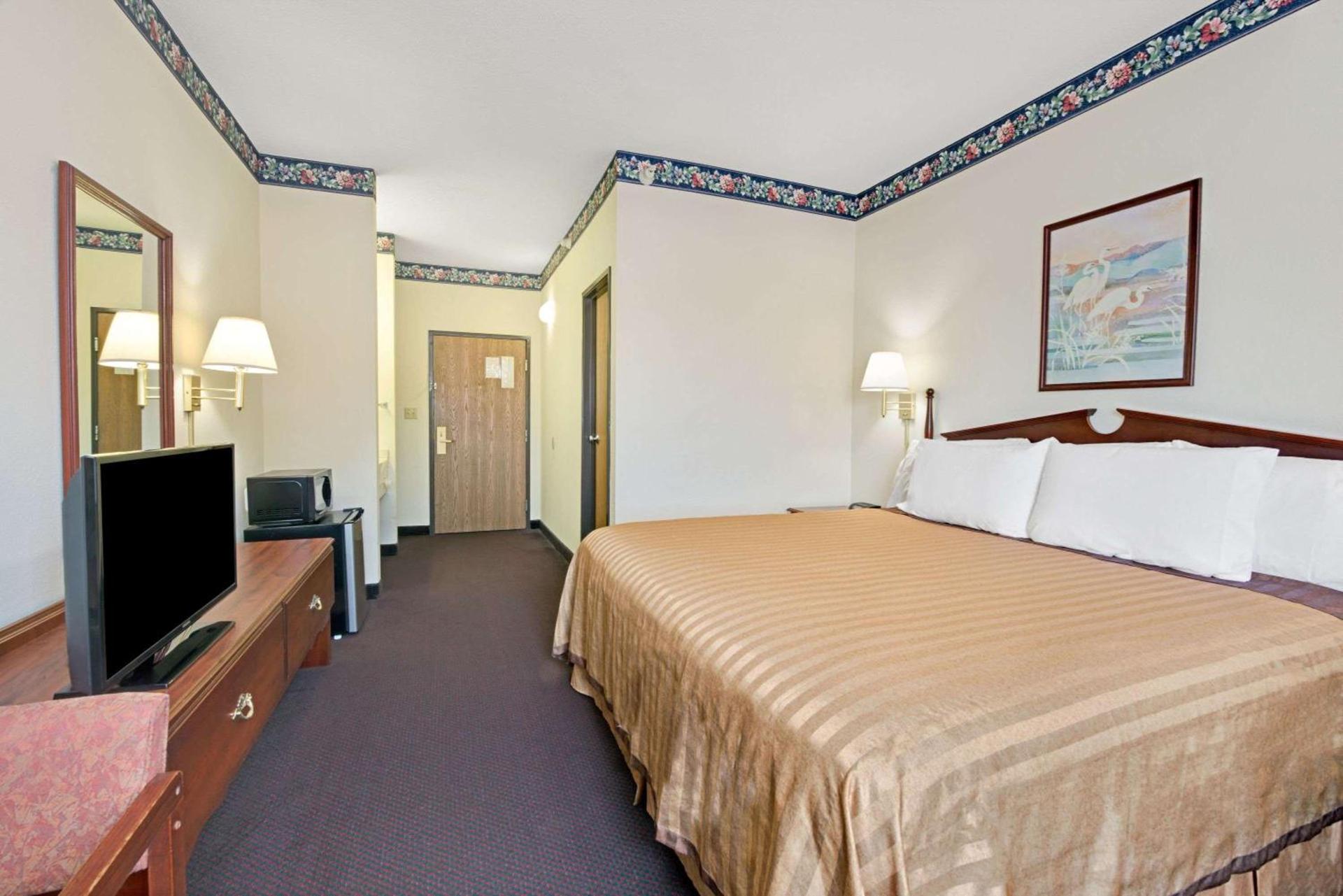 Travelodge by Wyndham St. Louis photo 6