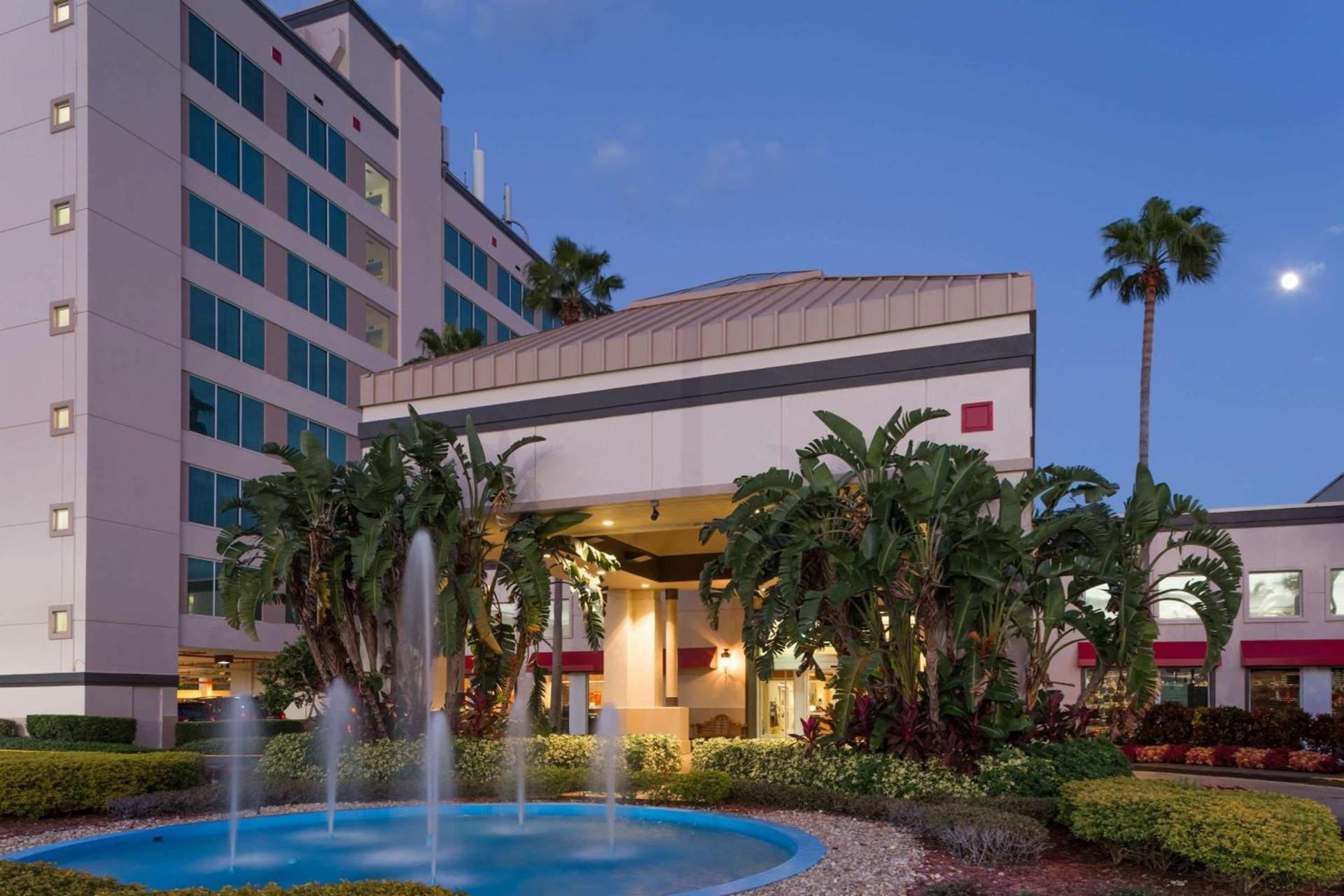Ramada by Wyndham Kissimmee Gateway - Free Theme Park Shuttle photo 20