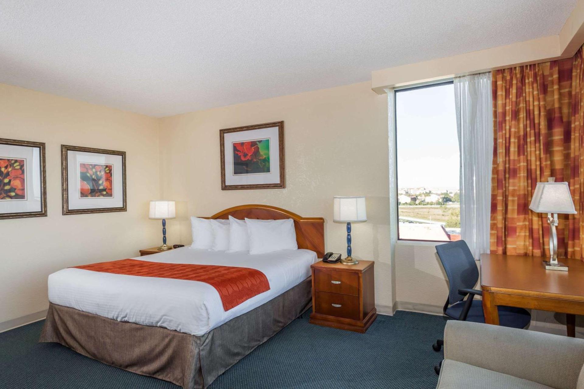 Ramada by Wyndham Kissimmee Gateway - Free Theme Park Shuttle photo 32