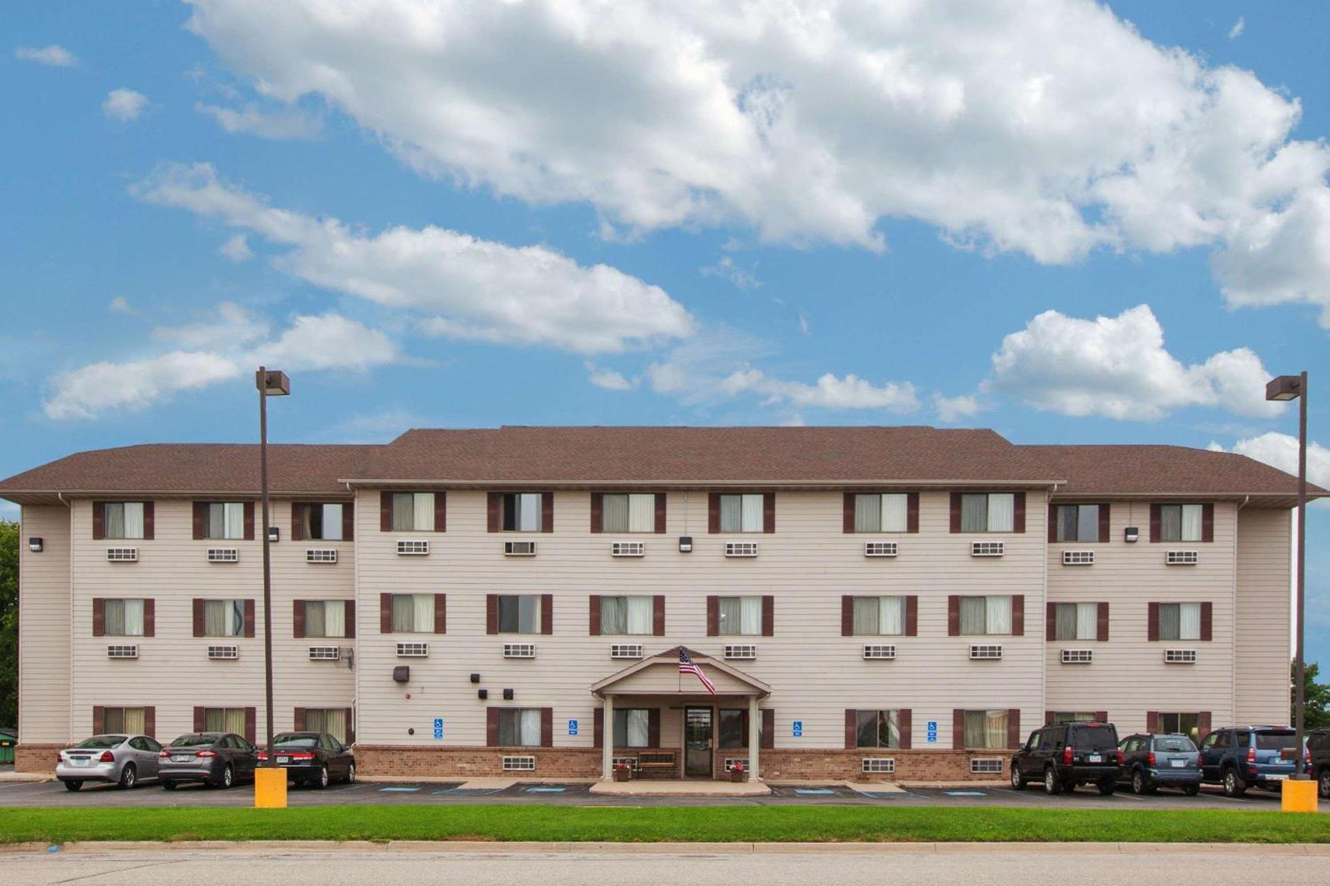Super 8 by Wyndham Mason City — hotel in Mason City