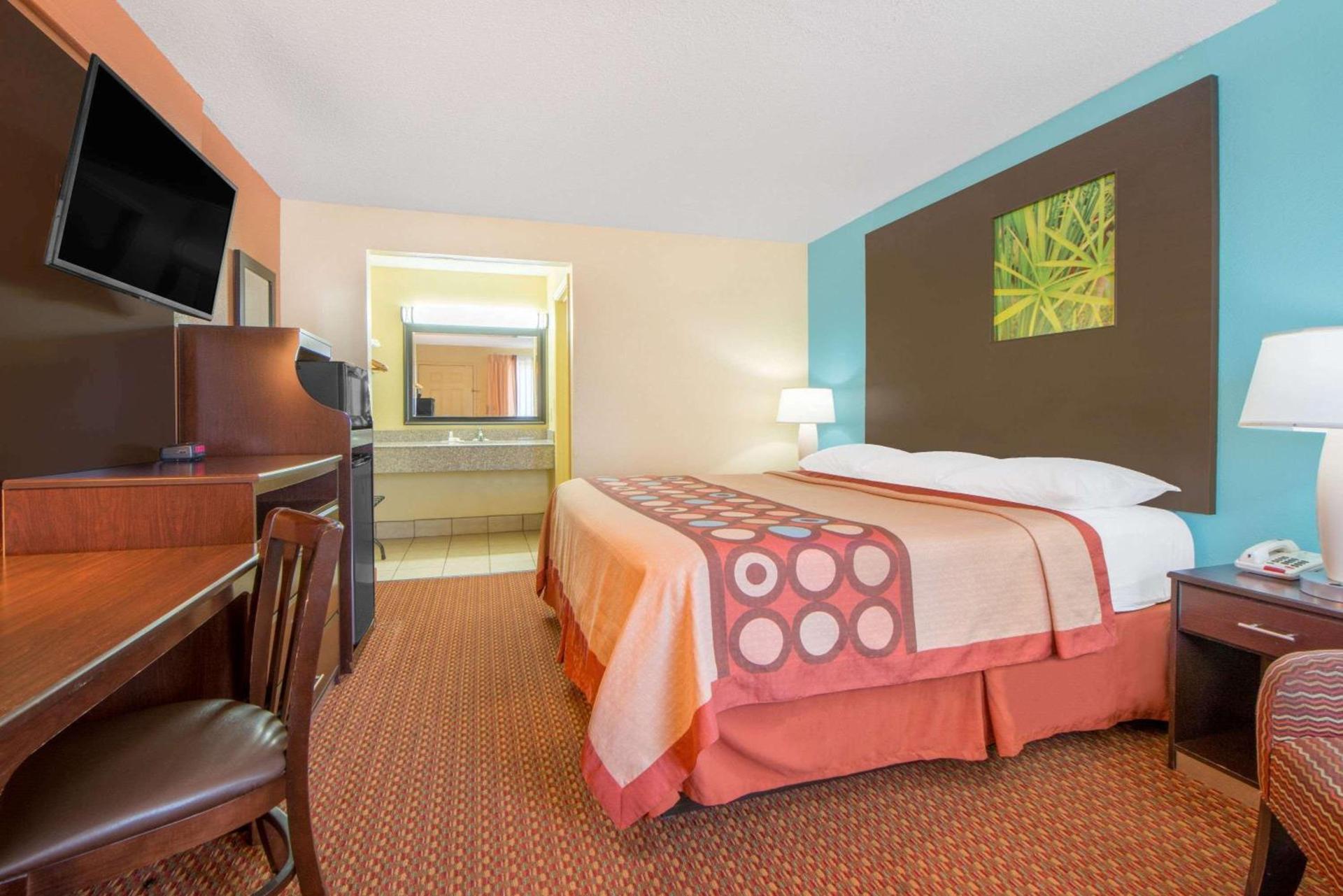 Super 8 by Wyndham Tulsa - Route 66 photo 23