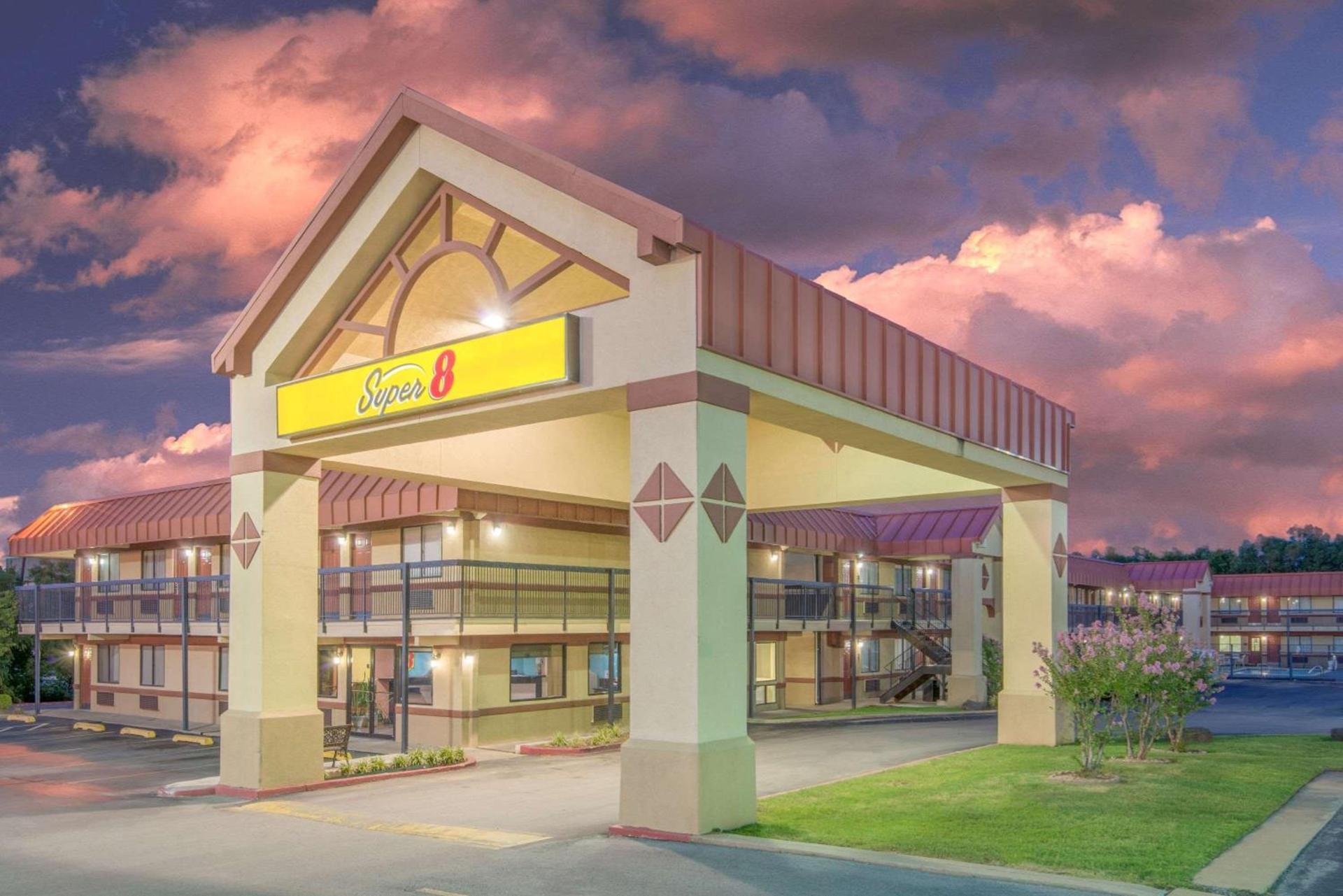 Super 8 by Wyndham Tulsa - Route 66 photo 18