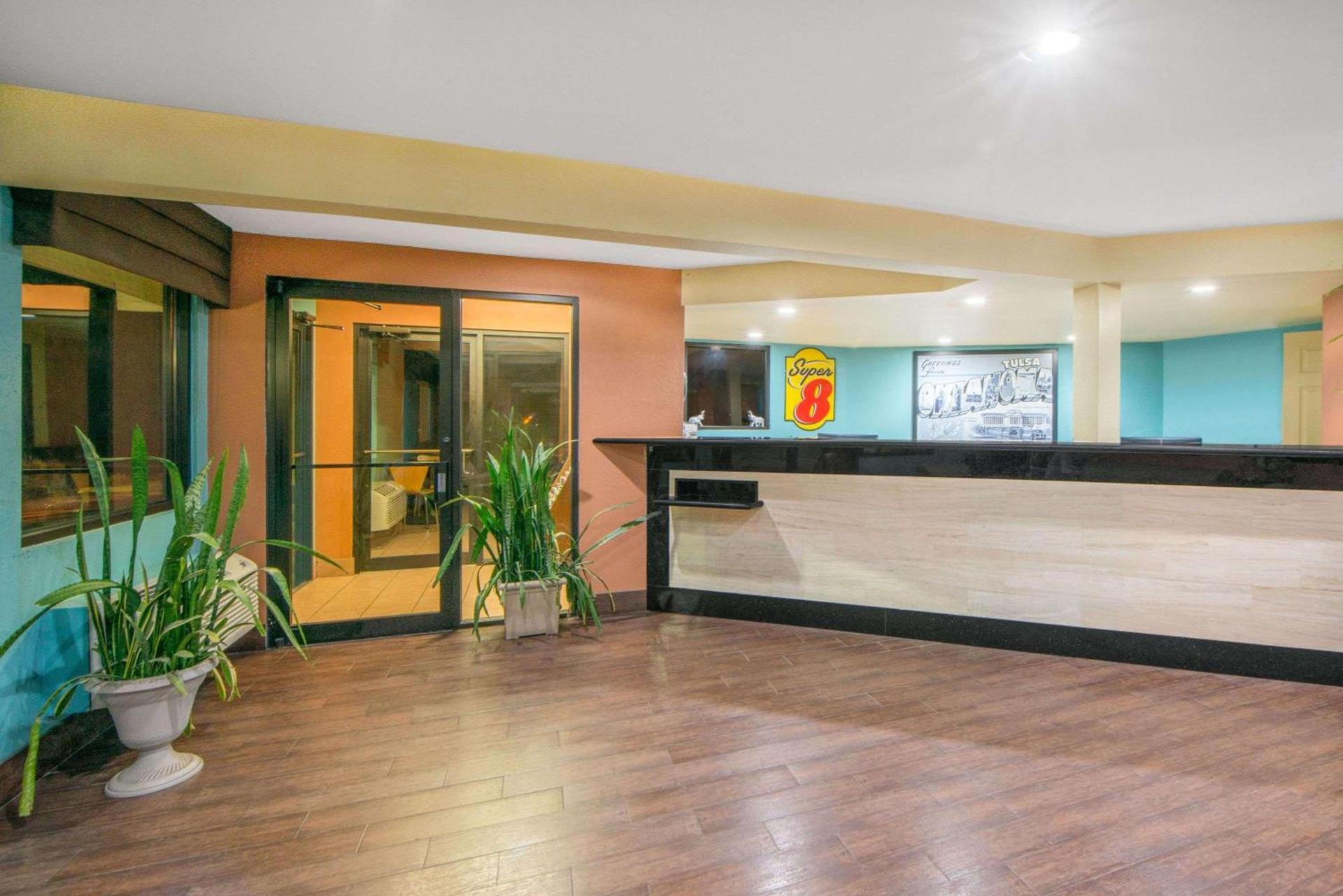 Super 8 by Wyndham Tulsa - Route 66 photo 19