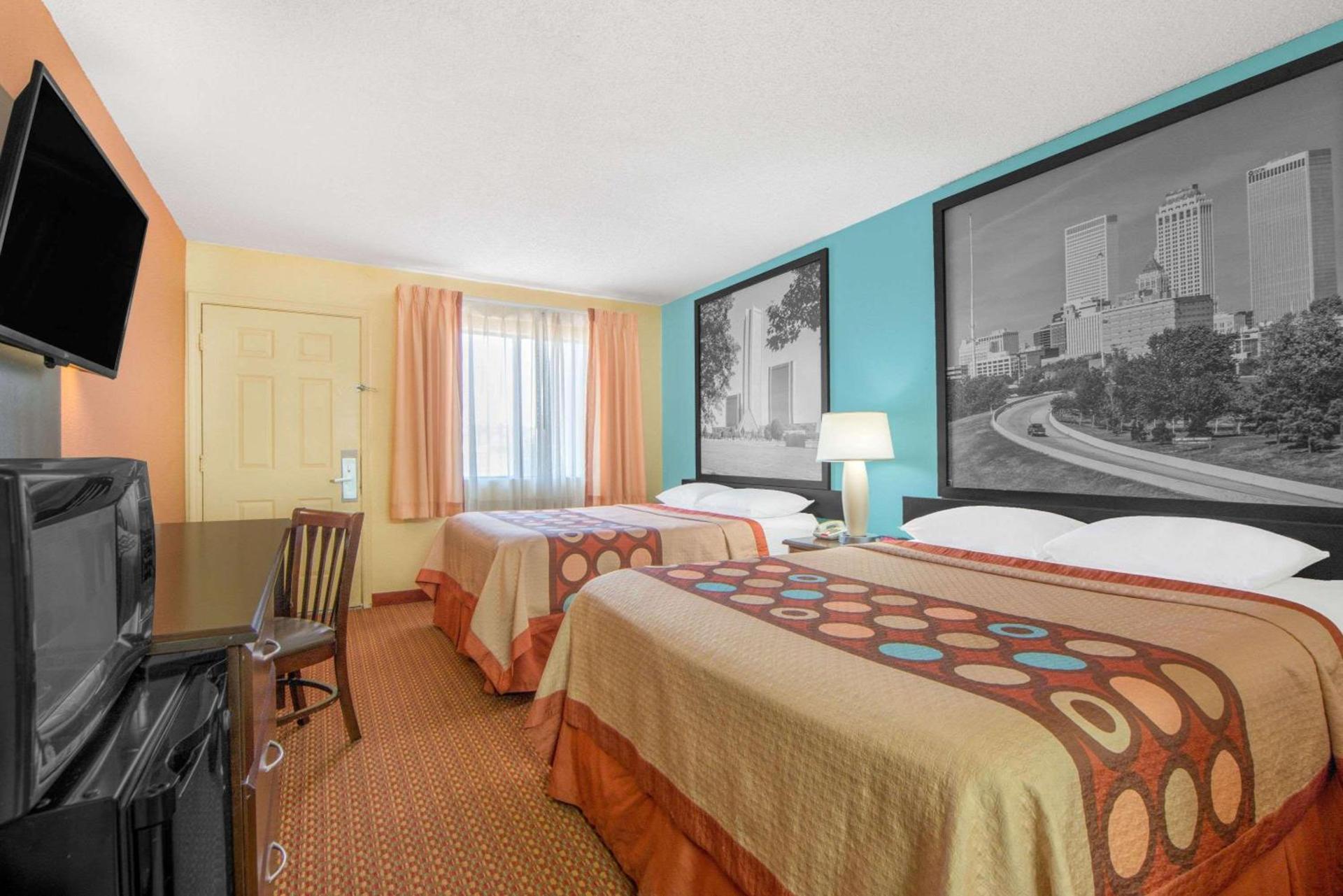 Super 8 by Wyndham Tulsa - Route 66 photo 26