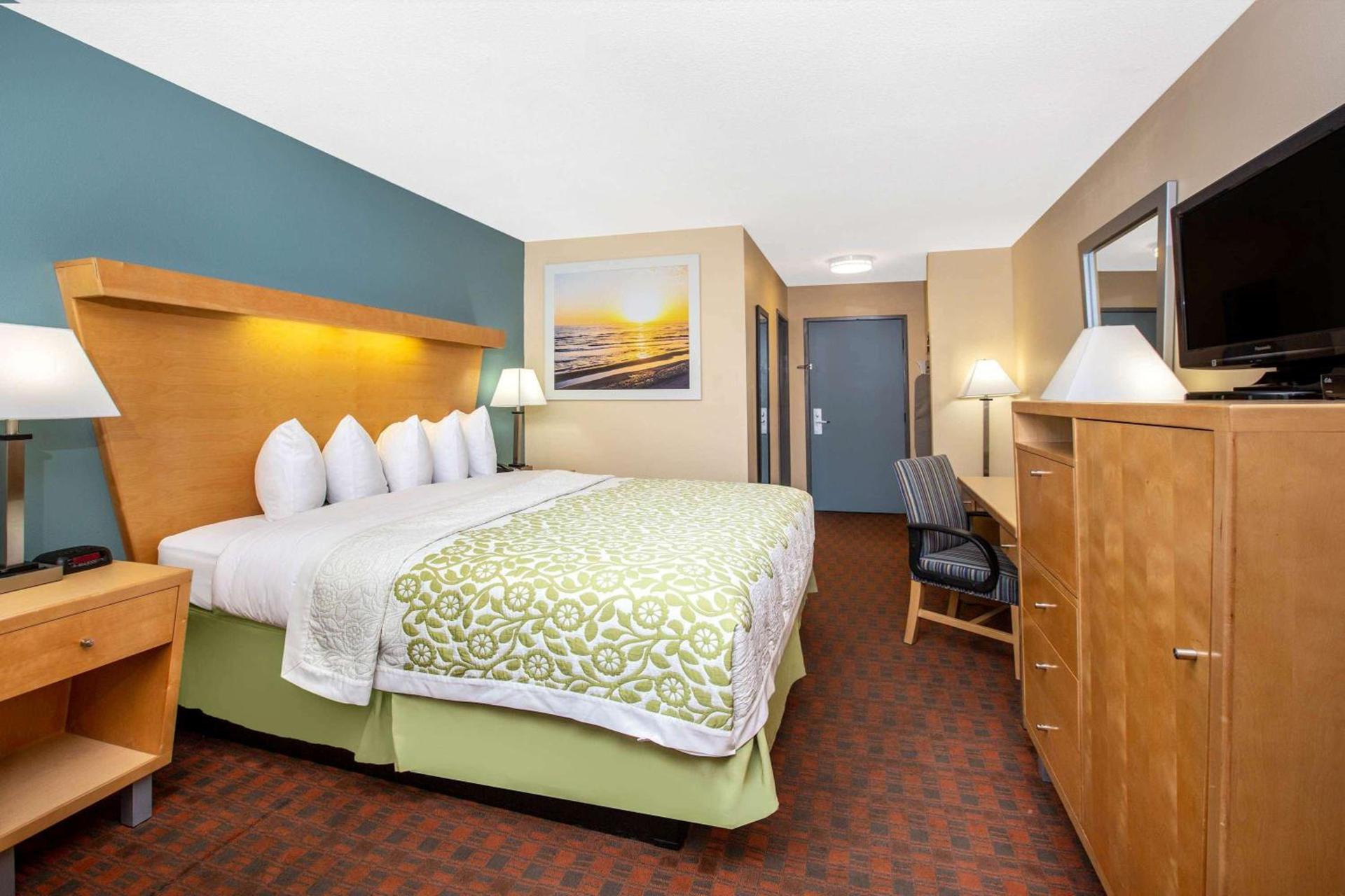 Days Inn by Wyndham Woodland photo 5