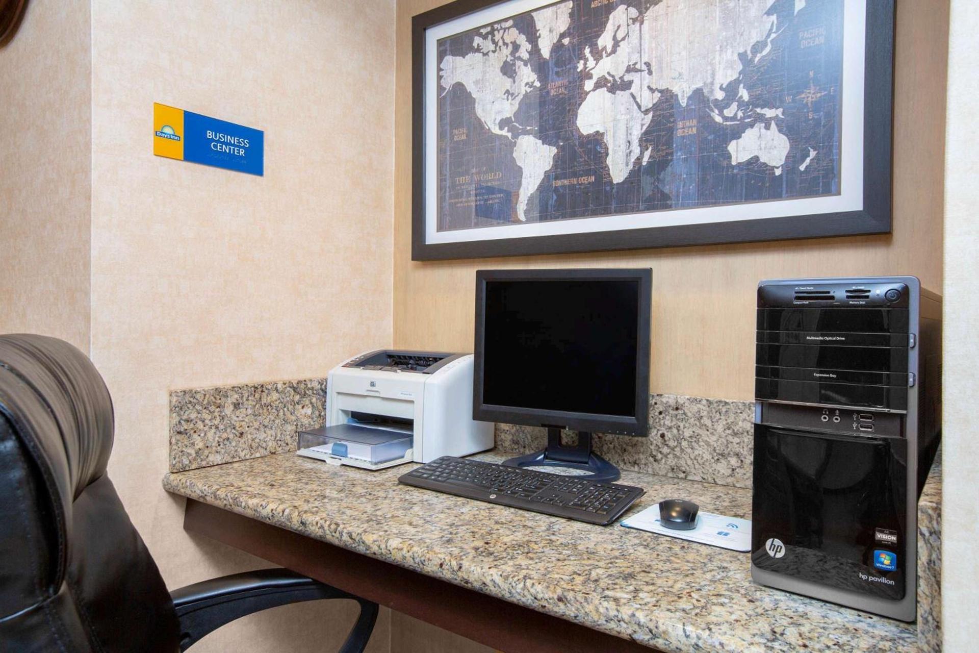 Days Inn by Wyndham Woodland photo 14
