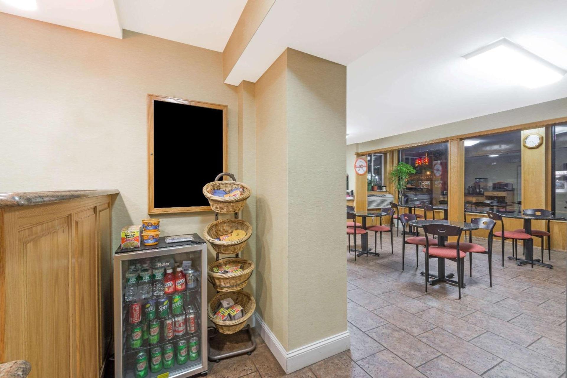 Howard Johnson by Wyndham Rocky Hill photo 3