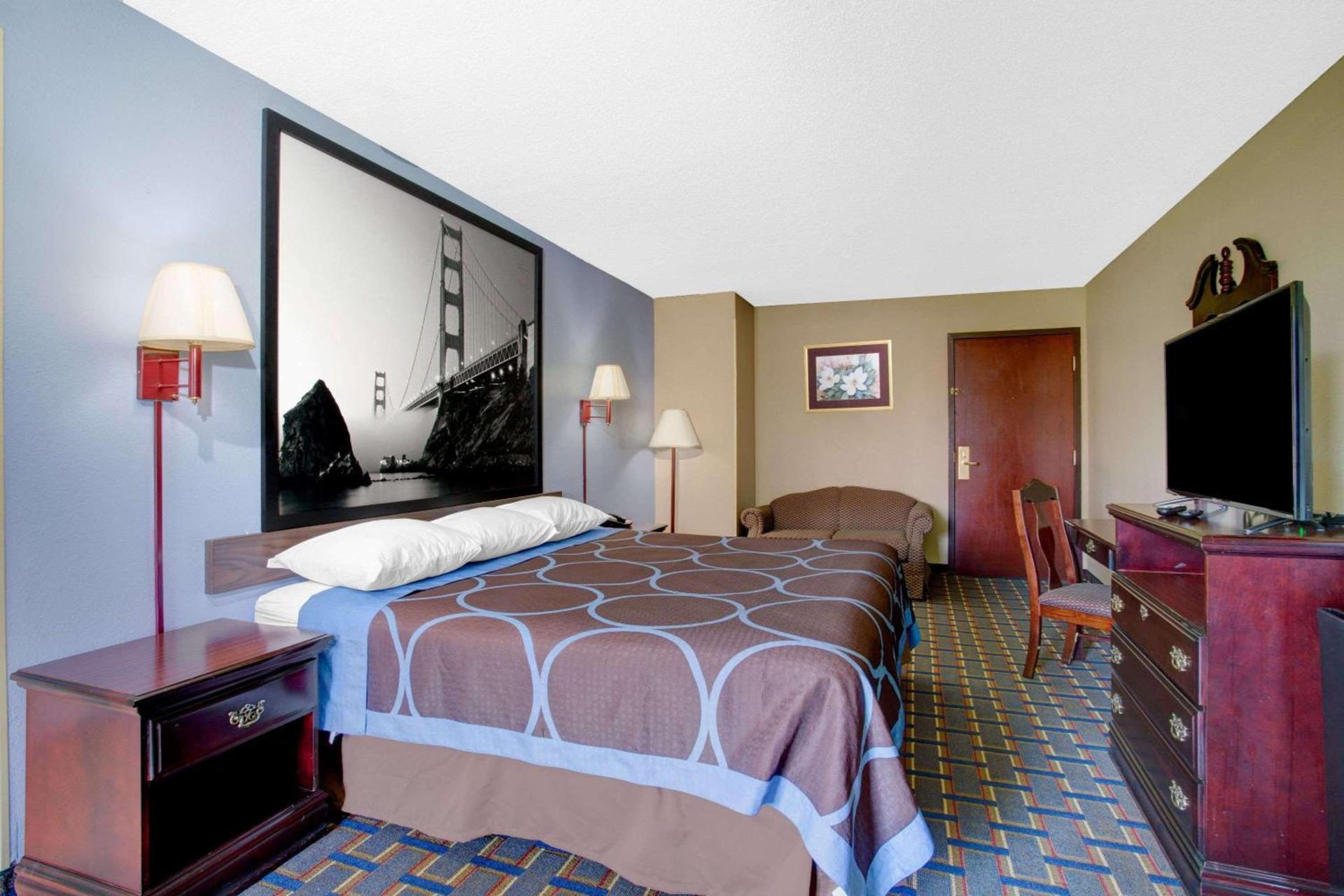 Super 8 by Wyndham Booneville photo 7