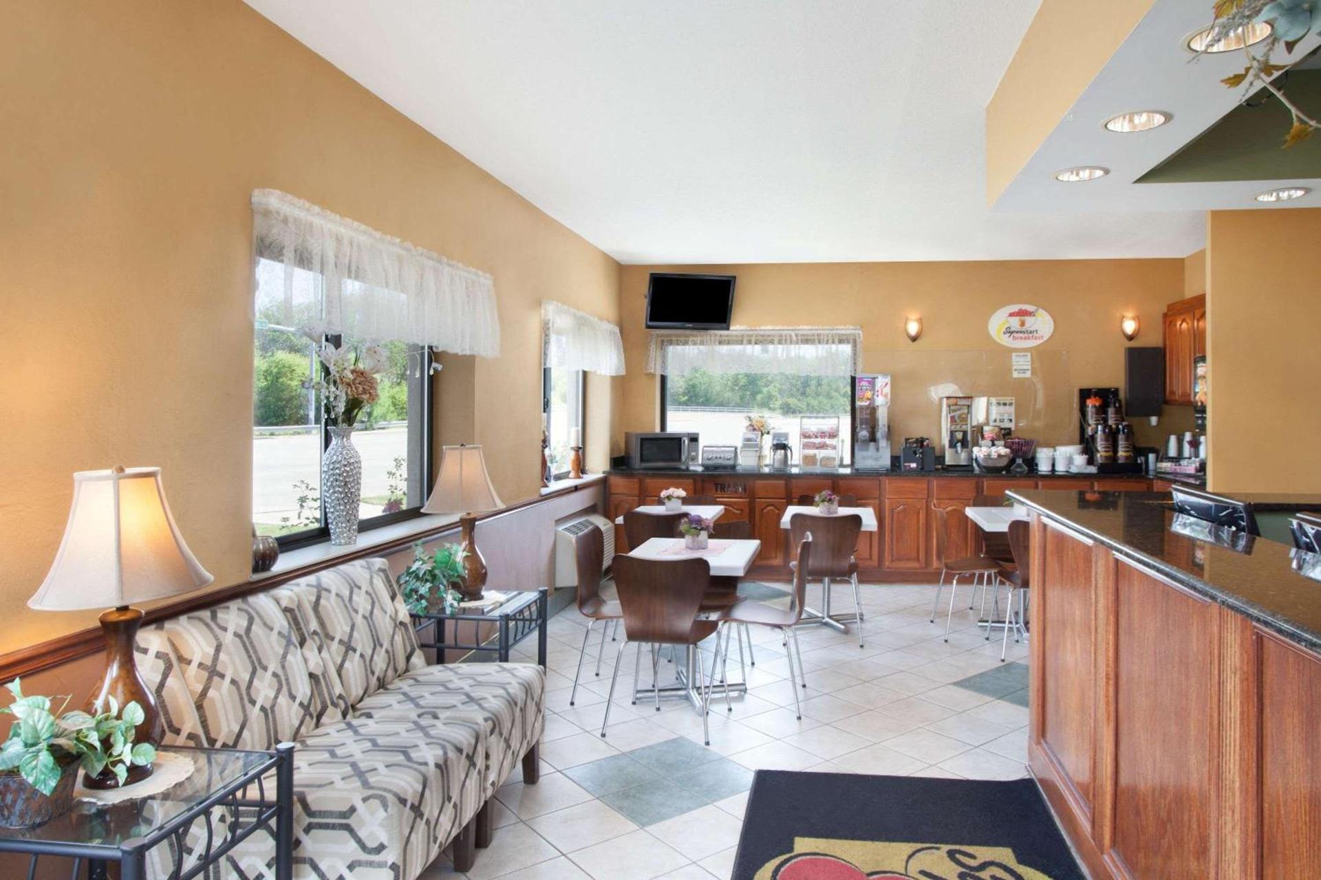 Super 8 by Wyndham Chicago/Rosemont/O'Hare/SE photo 4