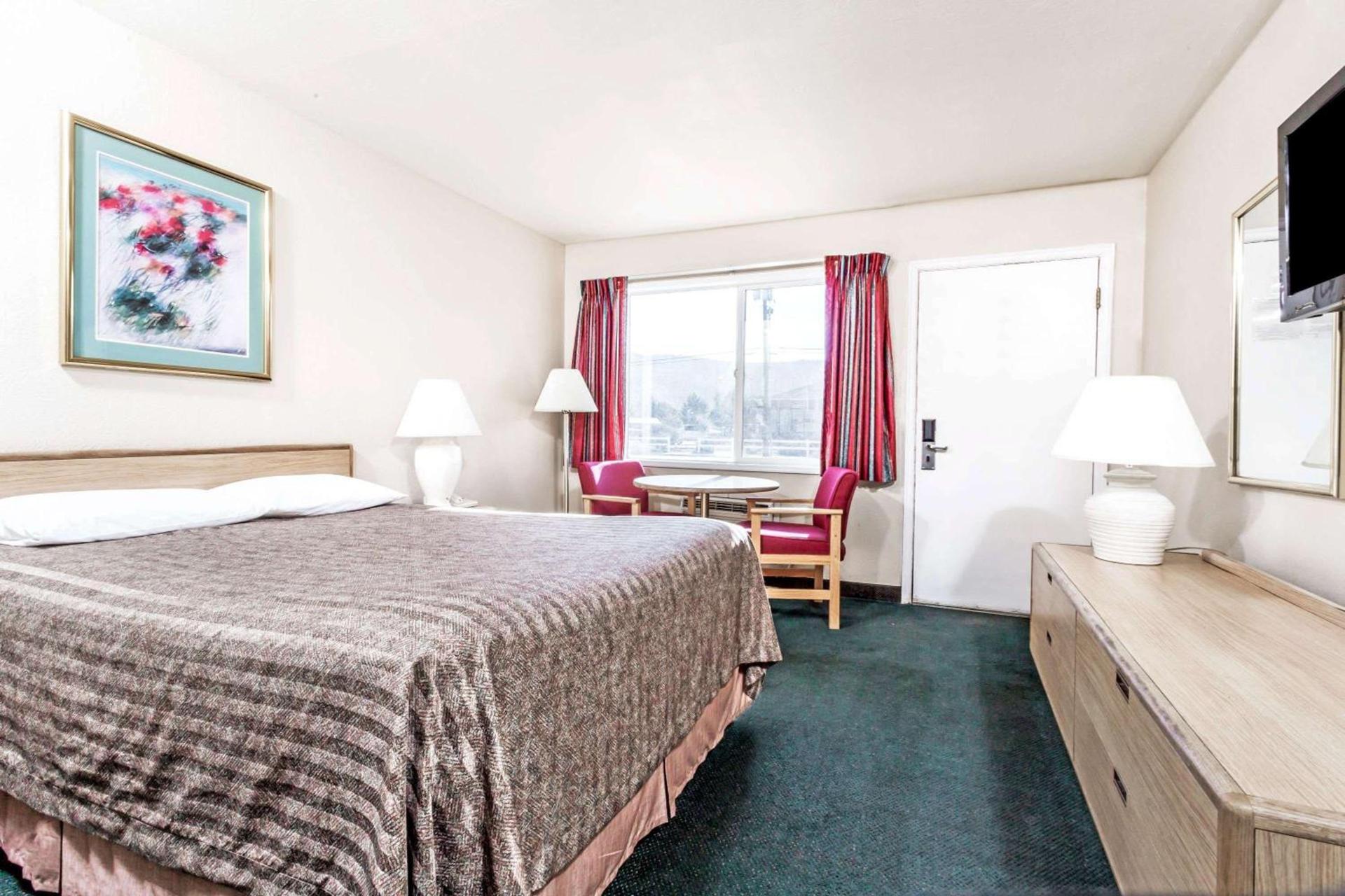 Travelodge by Wyndham La Grande photo 13
