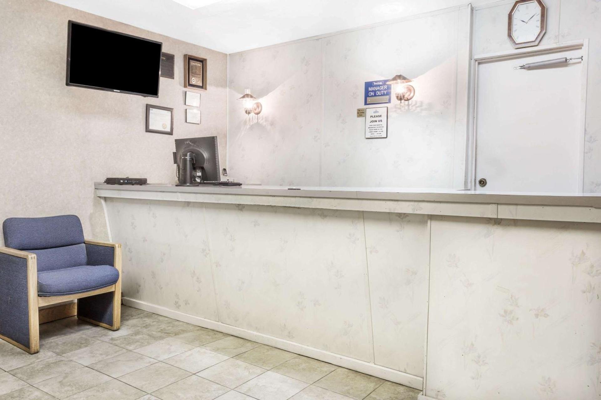 Travelodge by Wyndham La Grande photo 3