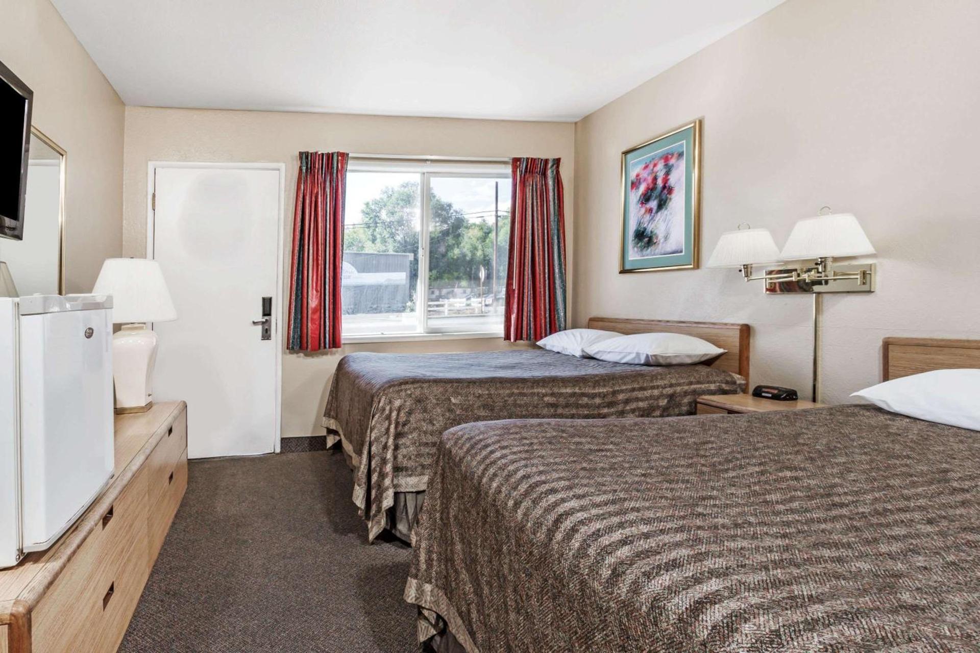 Travelodge by Wyndham La Grande photo 9