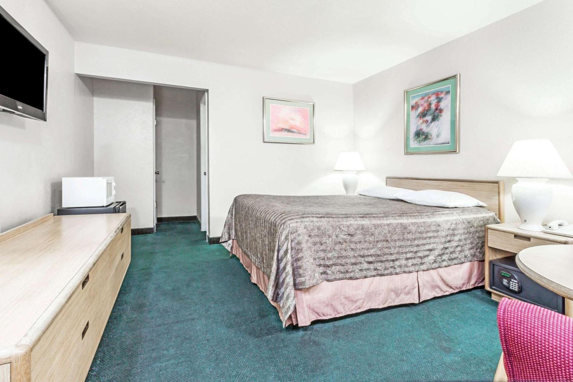 Travelodge by Wyndham La Grande photo 4