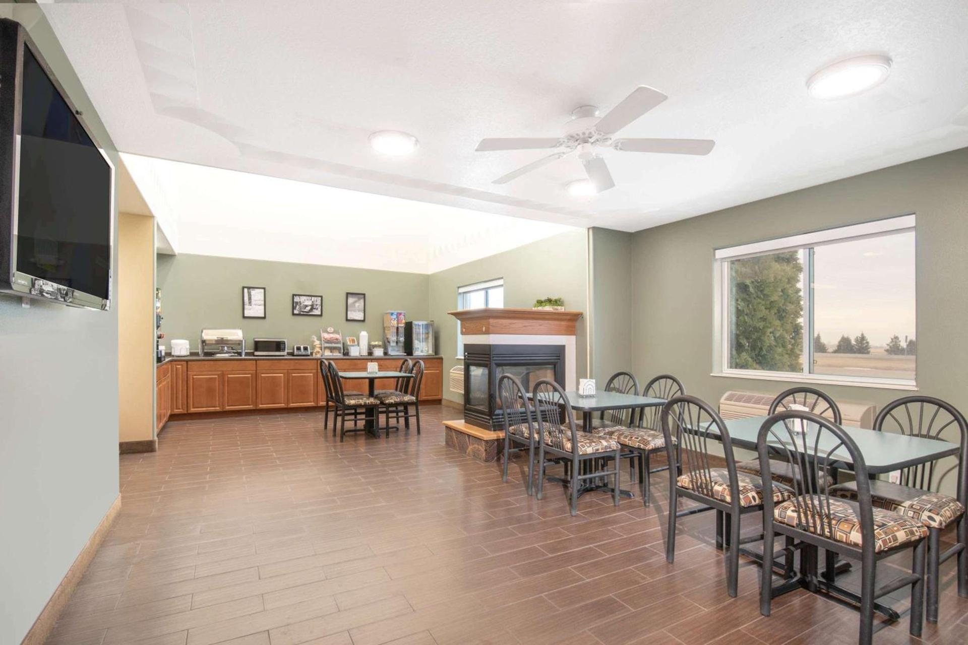 Four Seasons Inn photo 15