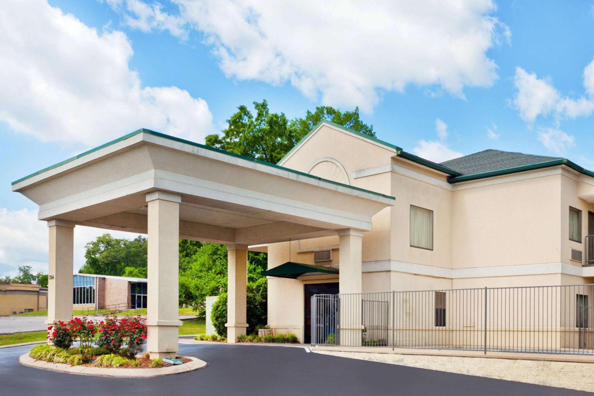 Super 8 by Wyndham Ft. Oglethorpe GA/Chatt TN Area photo 2