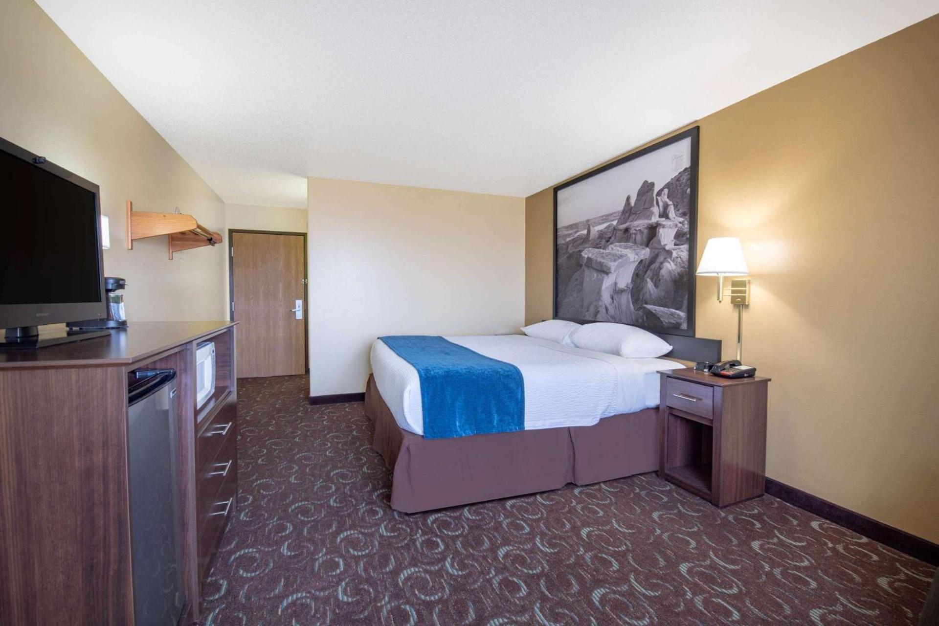 Four Seasons Inn photo 8