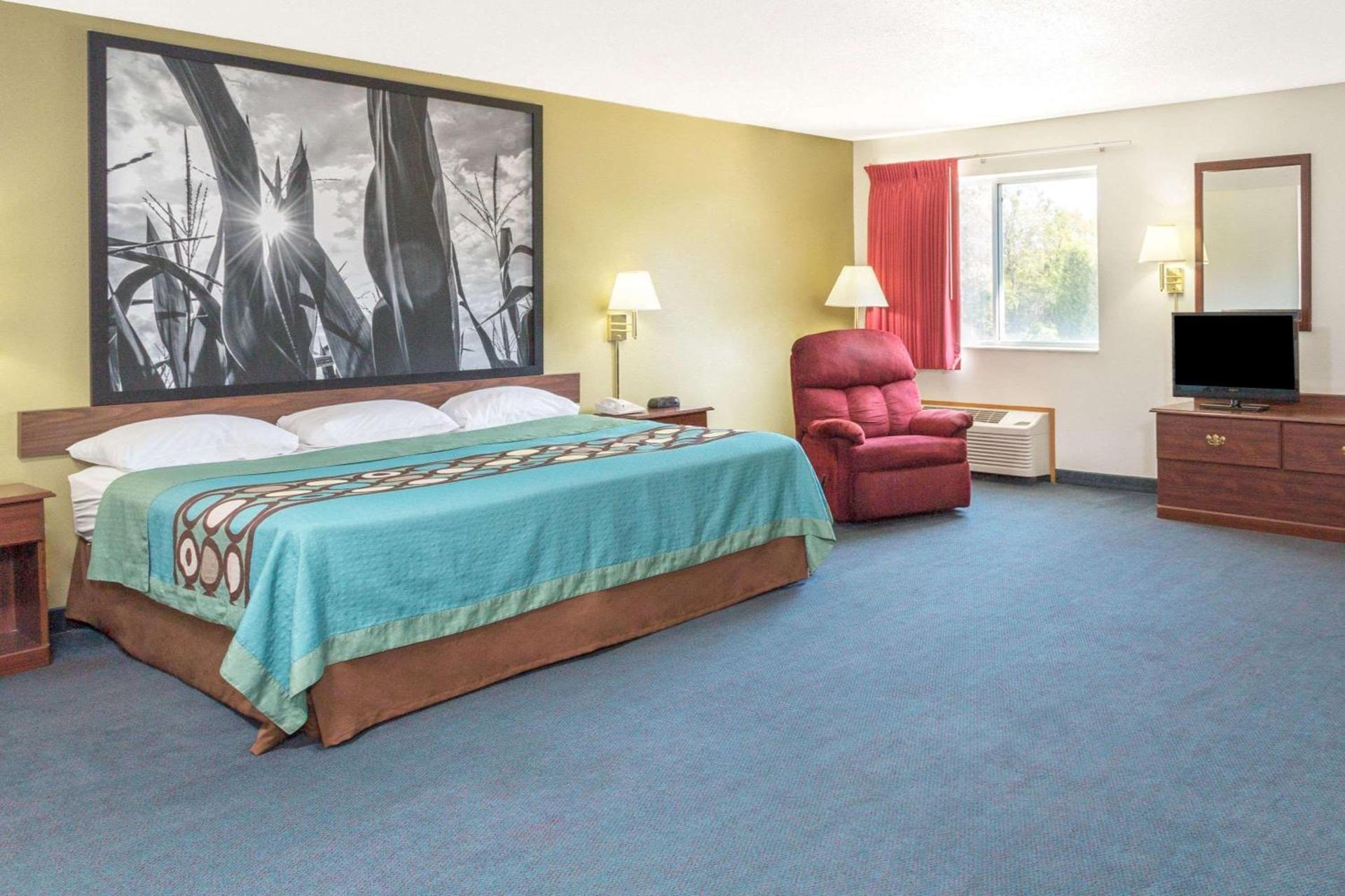 Super 8 by Wyndham Cresco IA photo 12