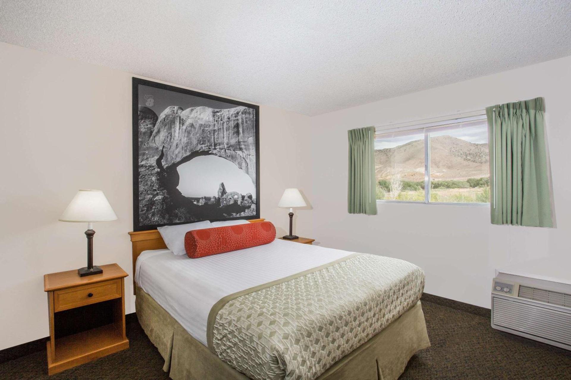 Super 8 by Wyndham Salina/Scenic Hills Area photo 12