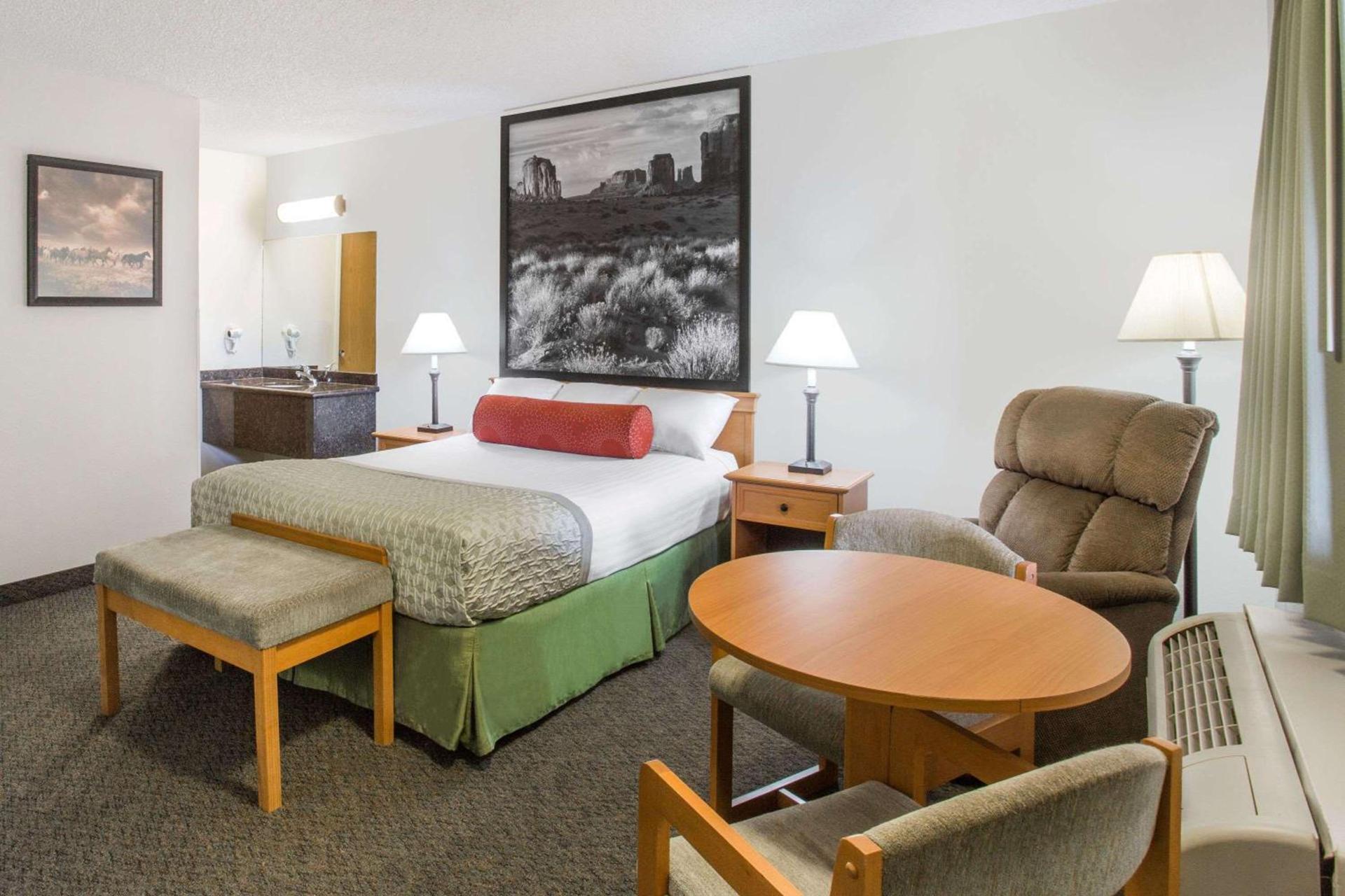 Super 8 by Wyndham Salina/Scenic Hills Area photo 11