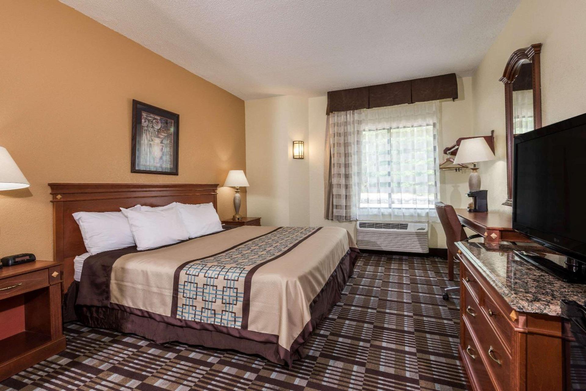 Days Inn by Wyndham Yadkinville photo 4
